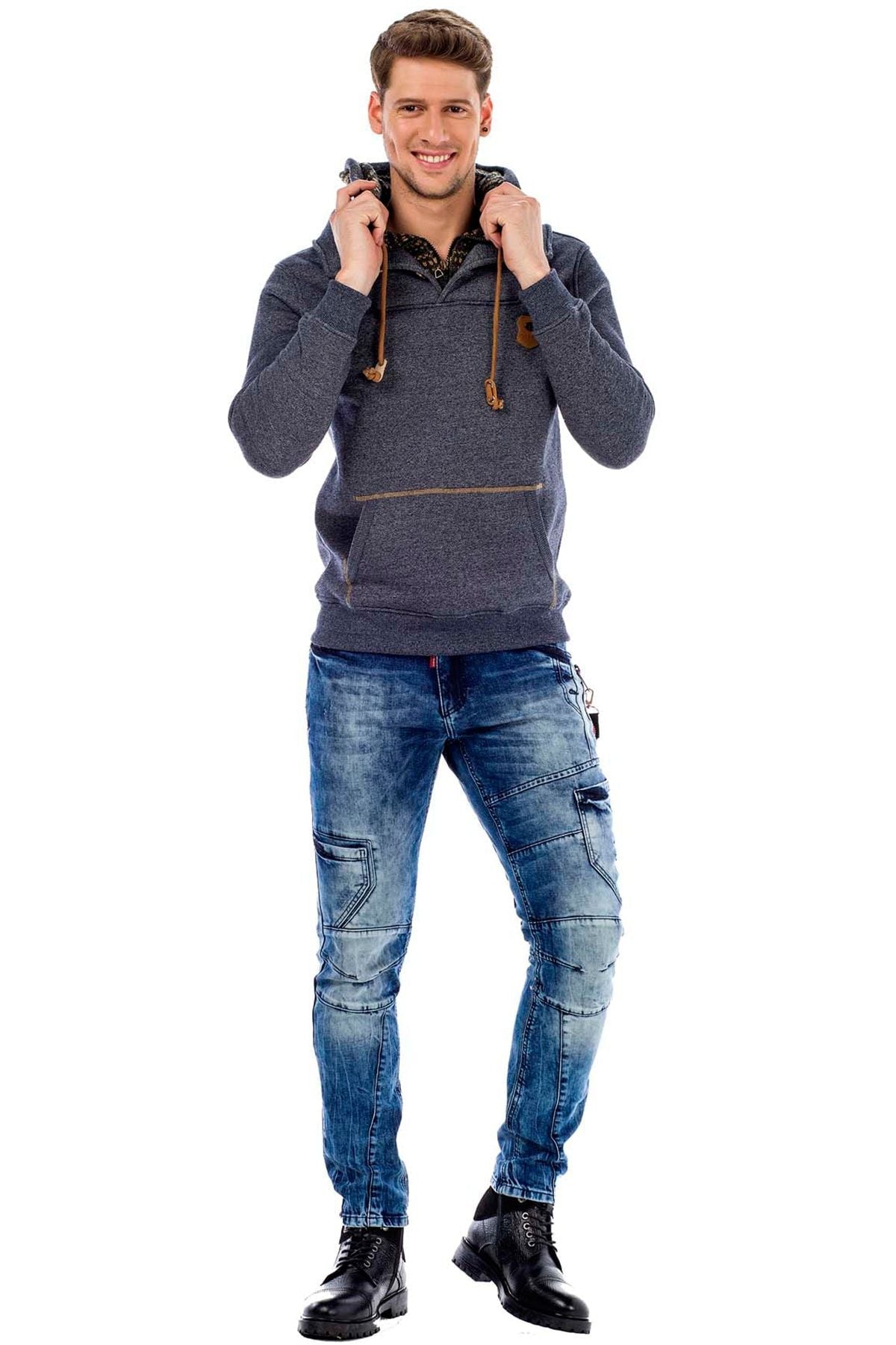 C44200 Men's hooded sweatshirt in a cool look