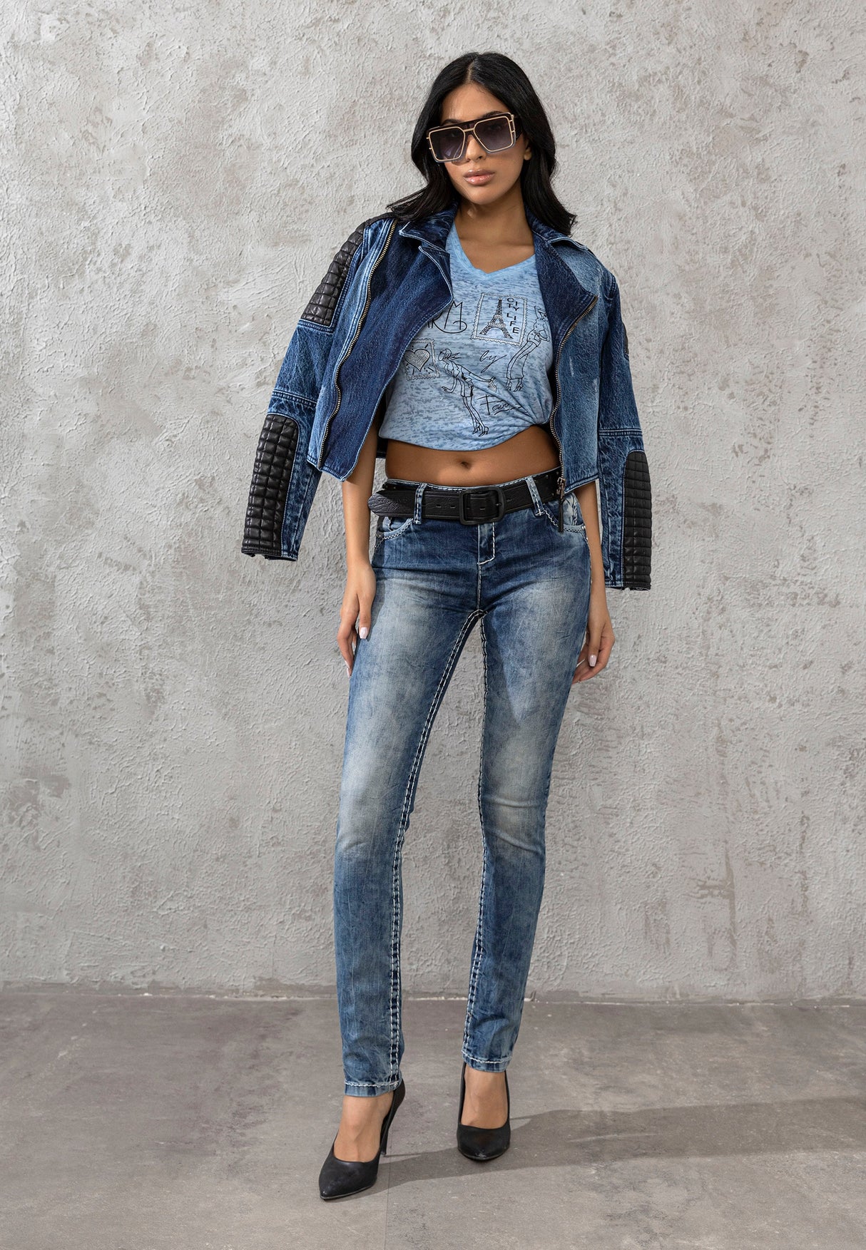 CBW-0639 Women's Jeans with Wide Decorative Seam – Stylish Slim-Fit Jeans