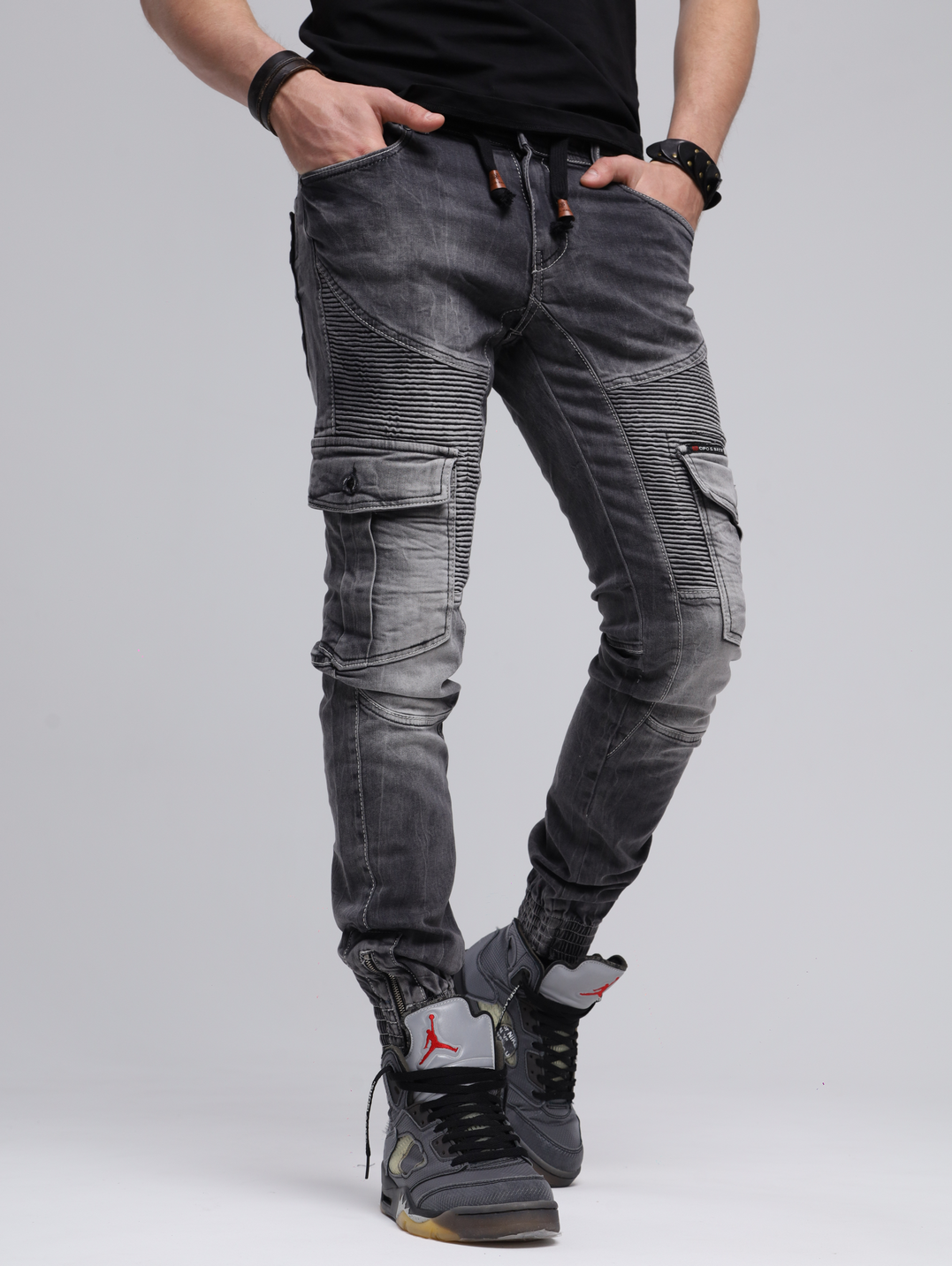 CD446 Men's slim-fit jeans with elasticated cuffs at the hem