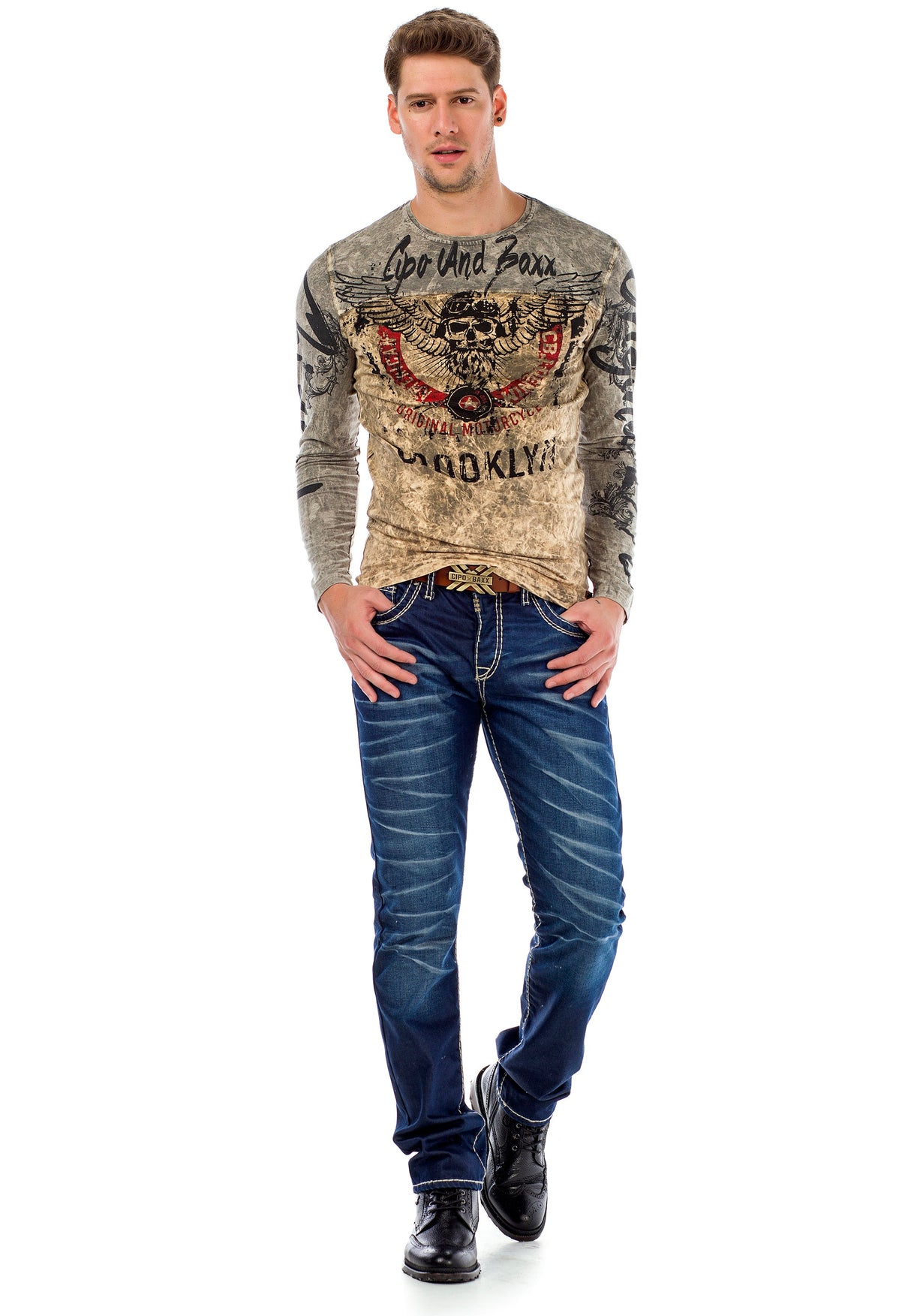 CD471 Men's slim-fit jeans with sharp wash details