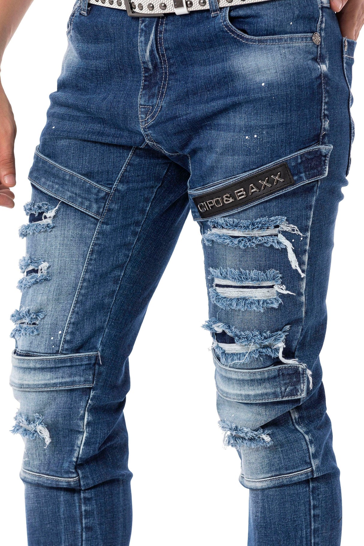CD555 Men's slim-fit jeans in a fashionable destroyed look