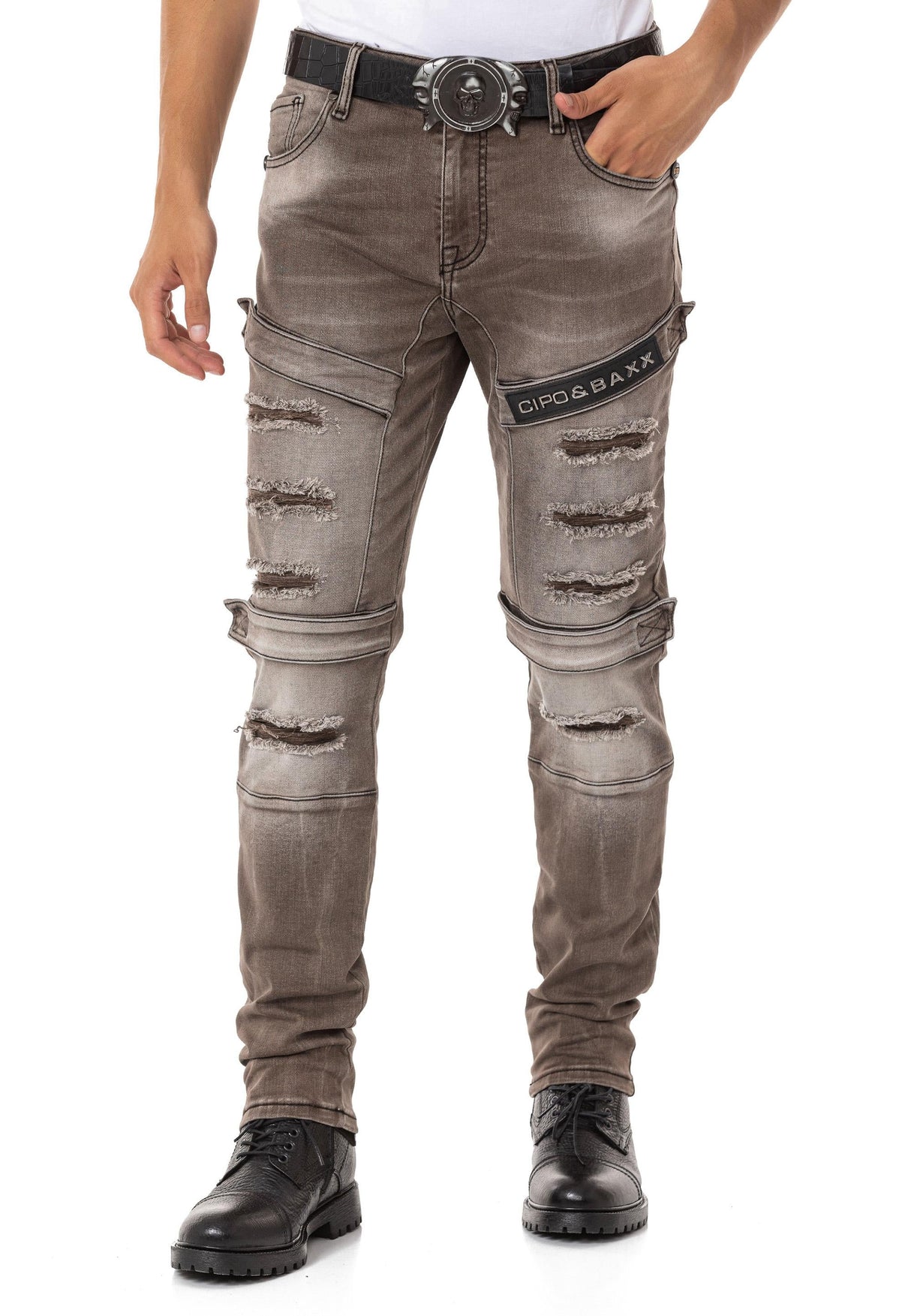 CD555 Men's slim-fit jeans in a fashionable destroyed look