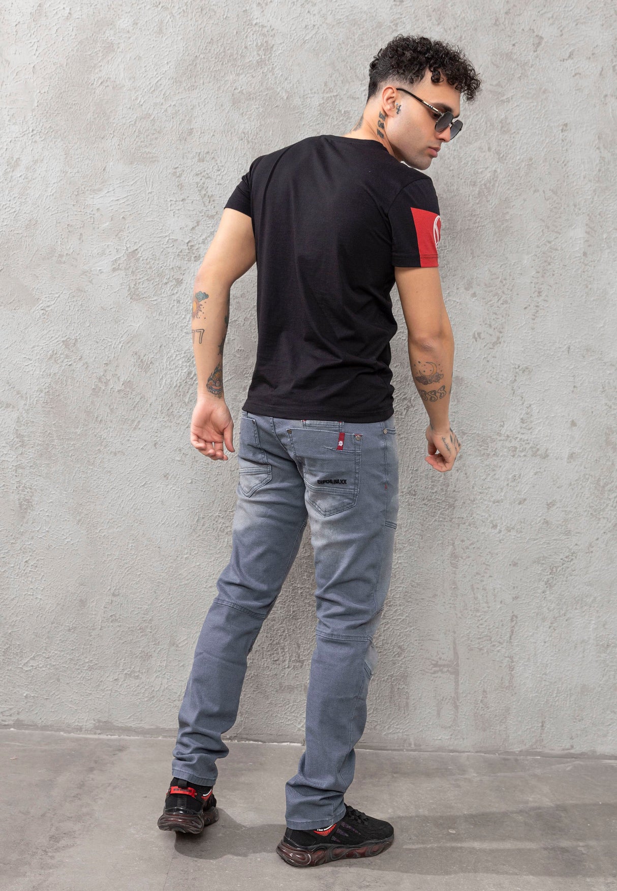 CD699 Men's Straight Fit Jeans with Cool Used Wash