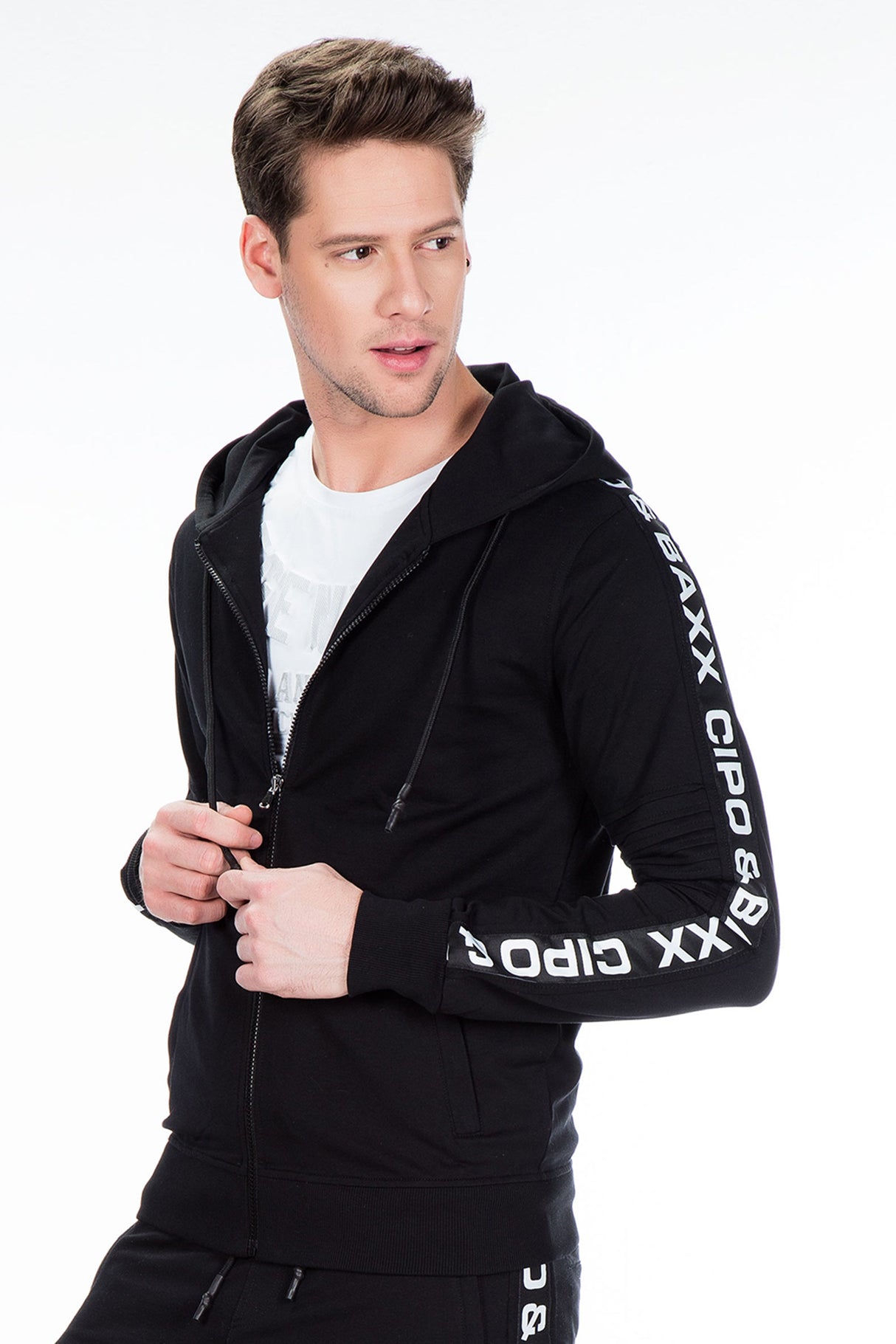 CL292 Men's Sweat Jacket in a classic sporty look