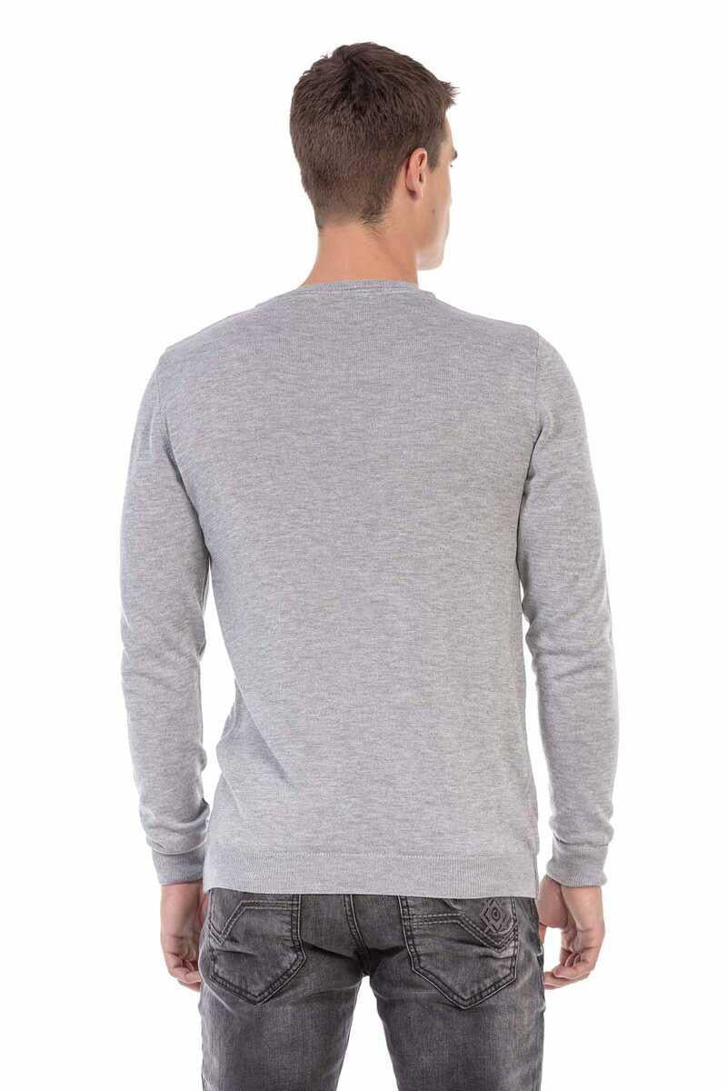 CP242 Men's V-neck sweater – Modern knit sweater for style-conscious men