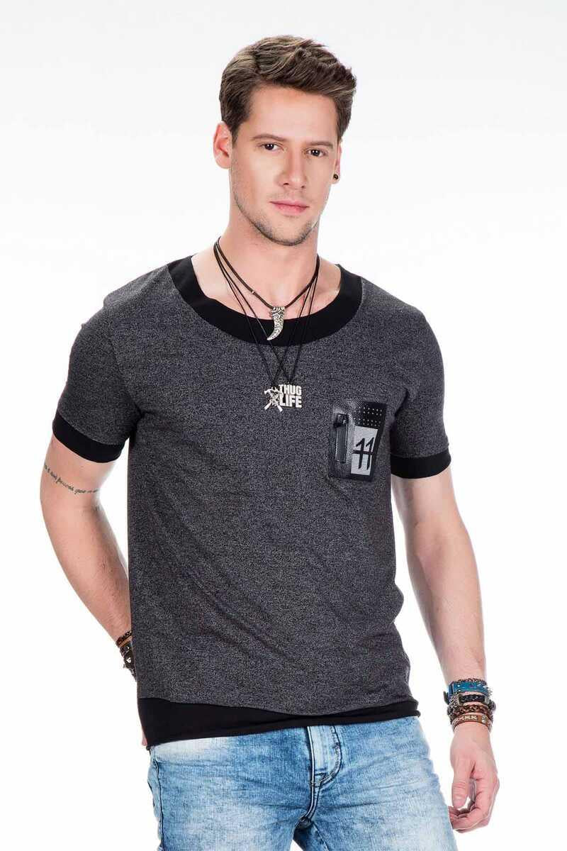 CT425 Men's T-shirt with elegant chest appliqué