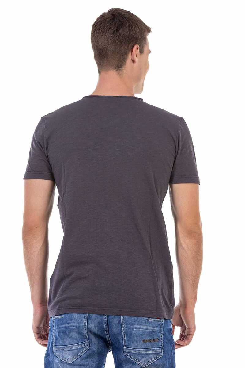 CT648 Men's T-shirt in a sporty look
