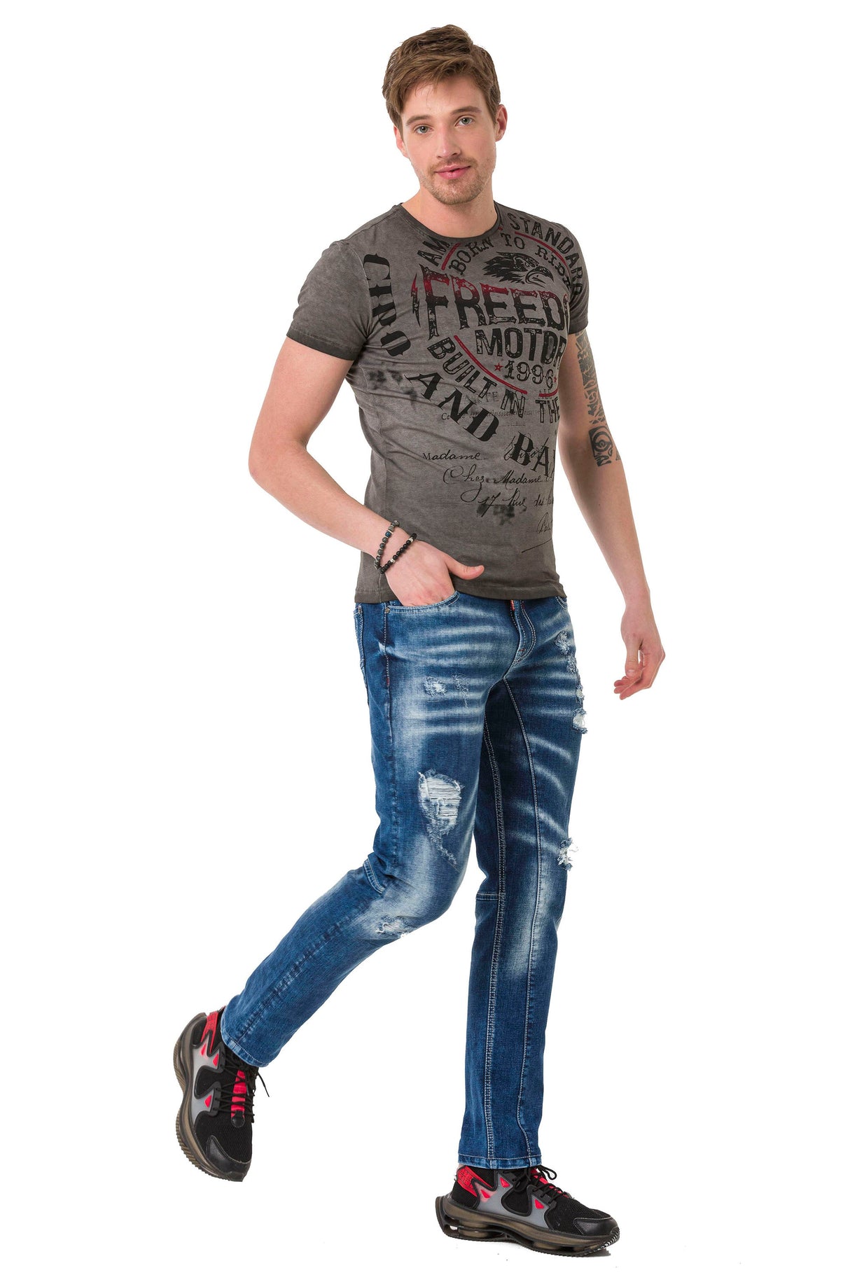 CT689 Men's T-shirt with large print