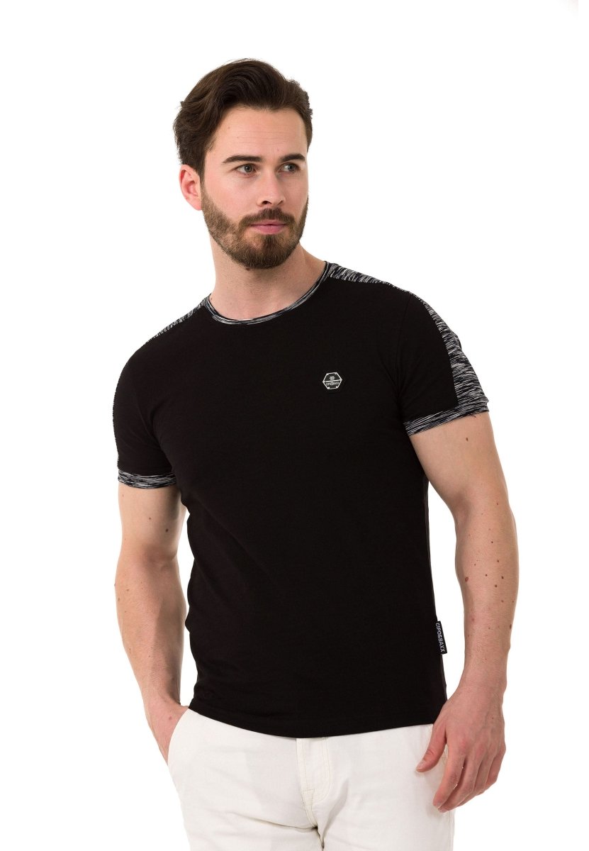 CT739 Men's T-shirt in a sporty design