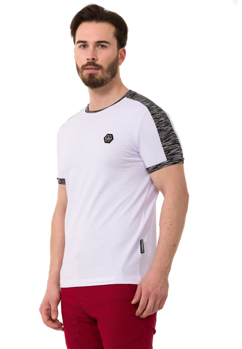 CT739 Men's T-shirt in a sporty design