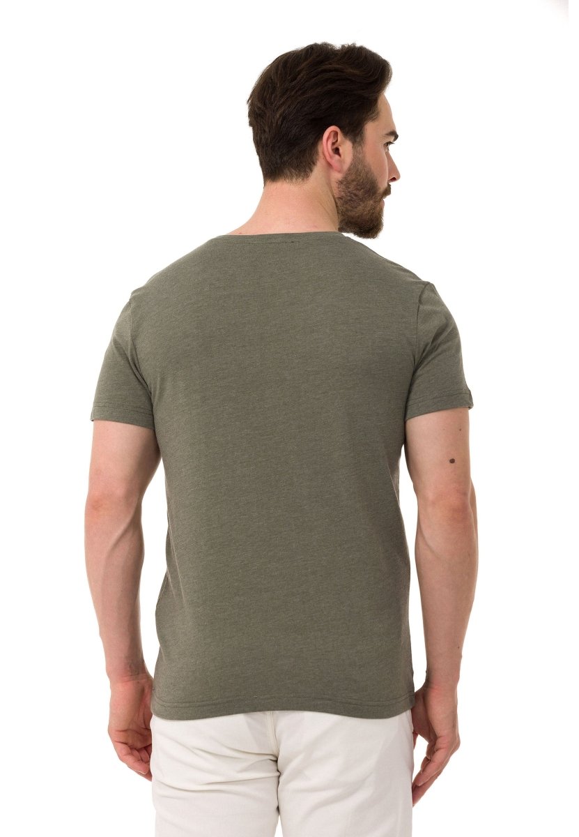 CT773 Men's T-shirt in a sporty look
