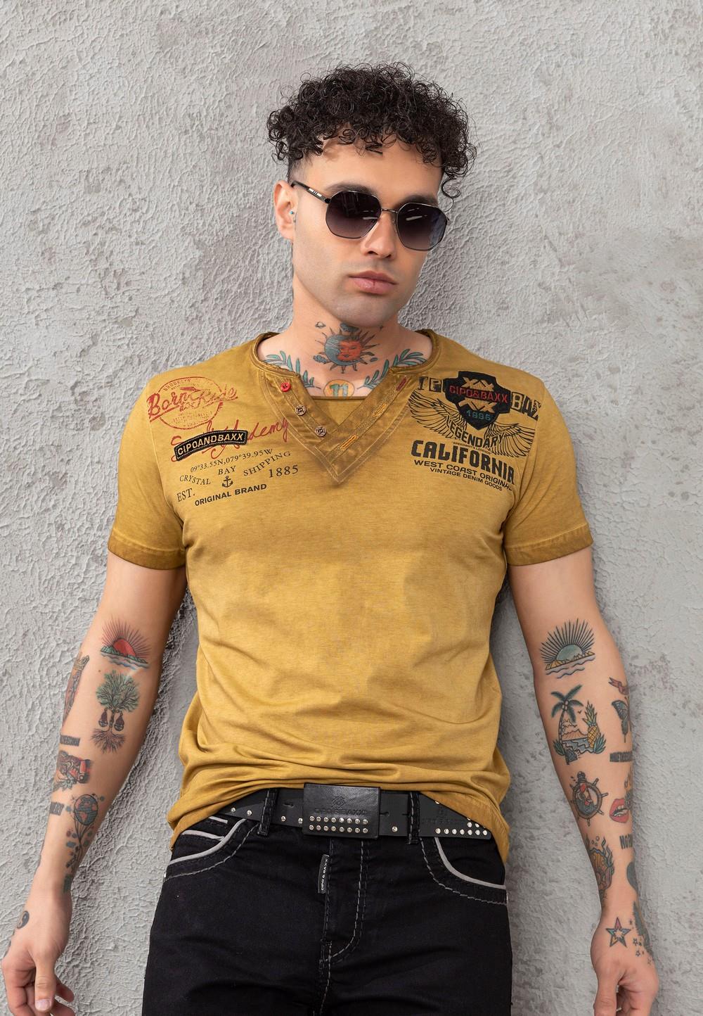 CT783 California Men's V-Neck T-Shirt with Print