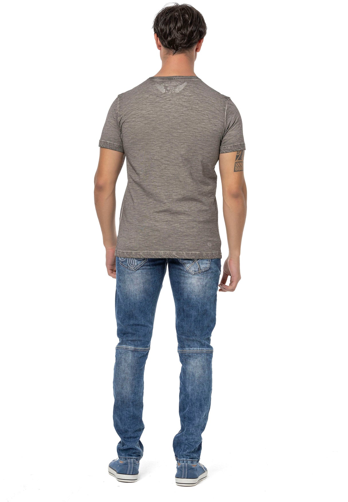 CT784 Men's T-shirt in a sporty look