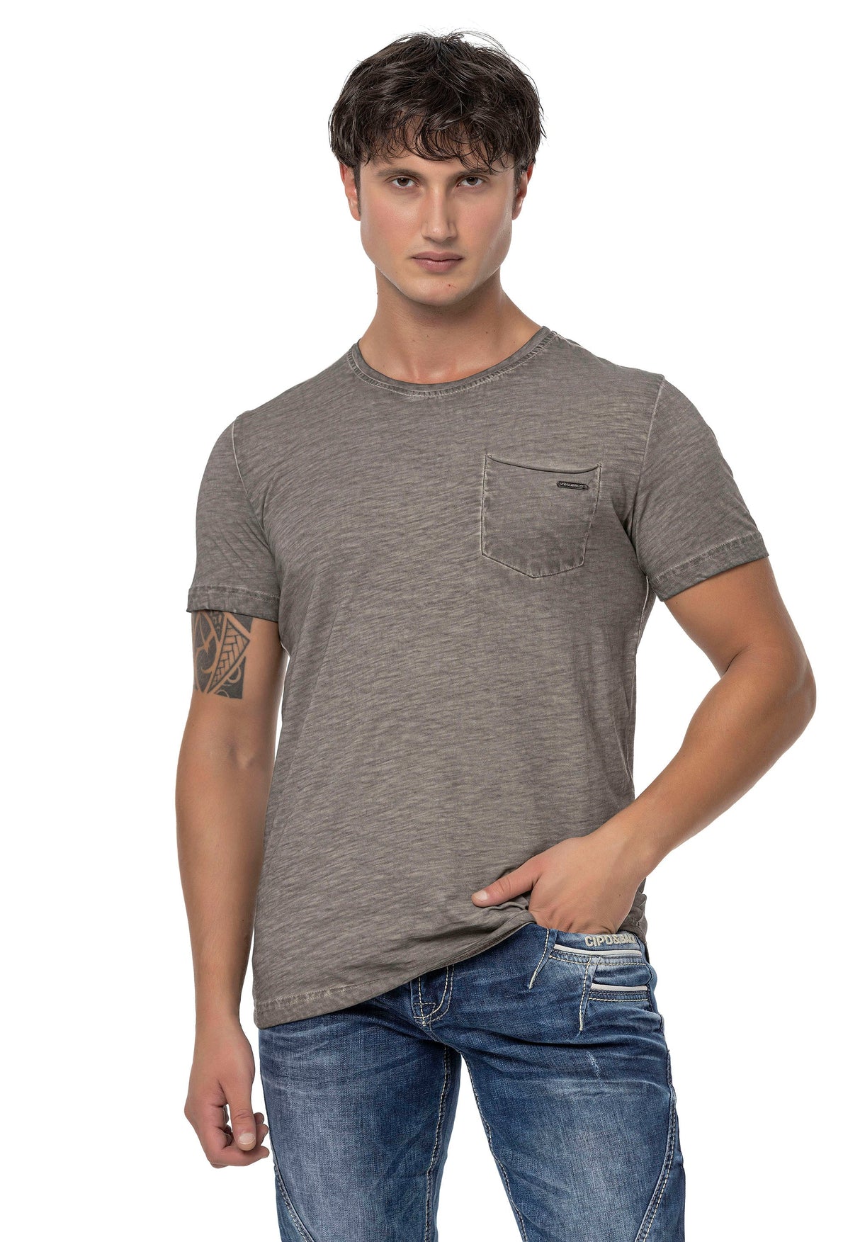 CT784 Men's T-shirt in a sporty look