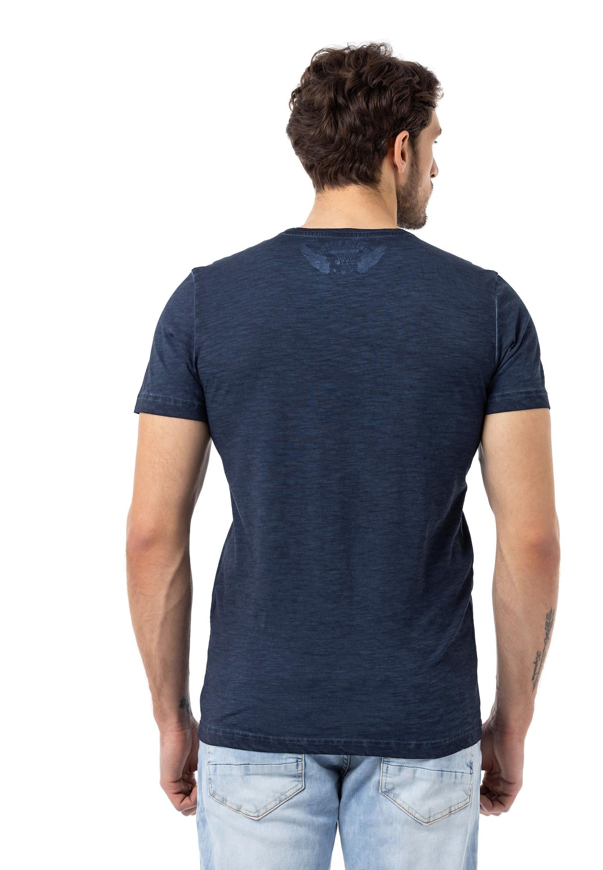 CT784 Men's T-shirt in a sporty look