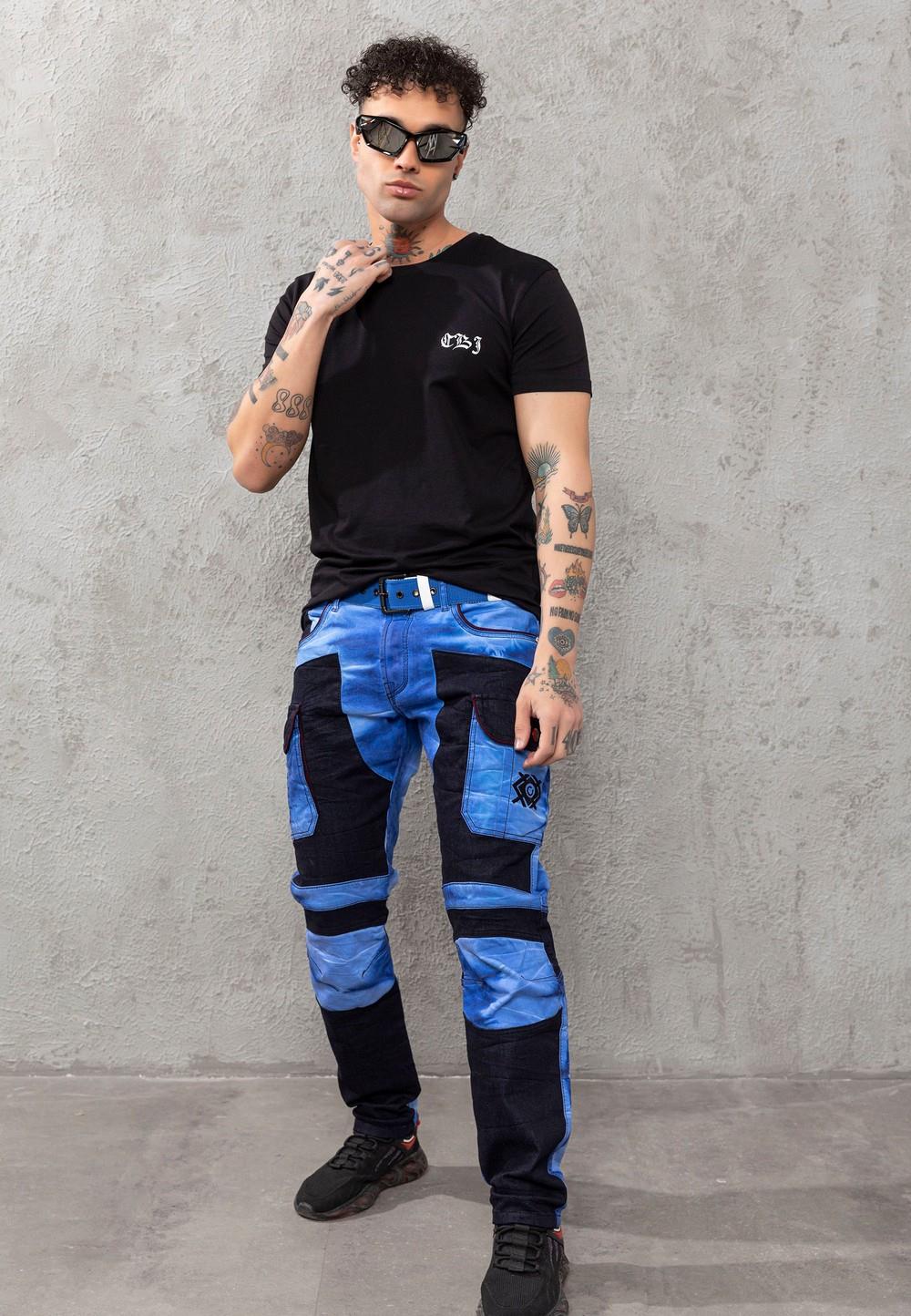 CT788 Men's T-shirt with eye-catching back print