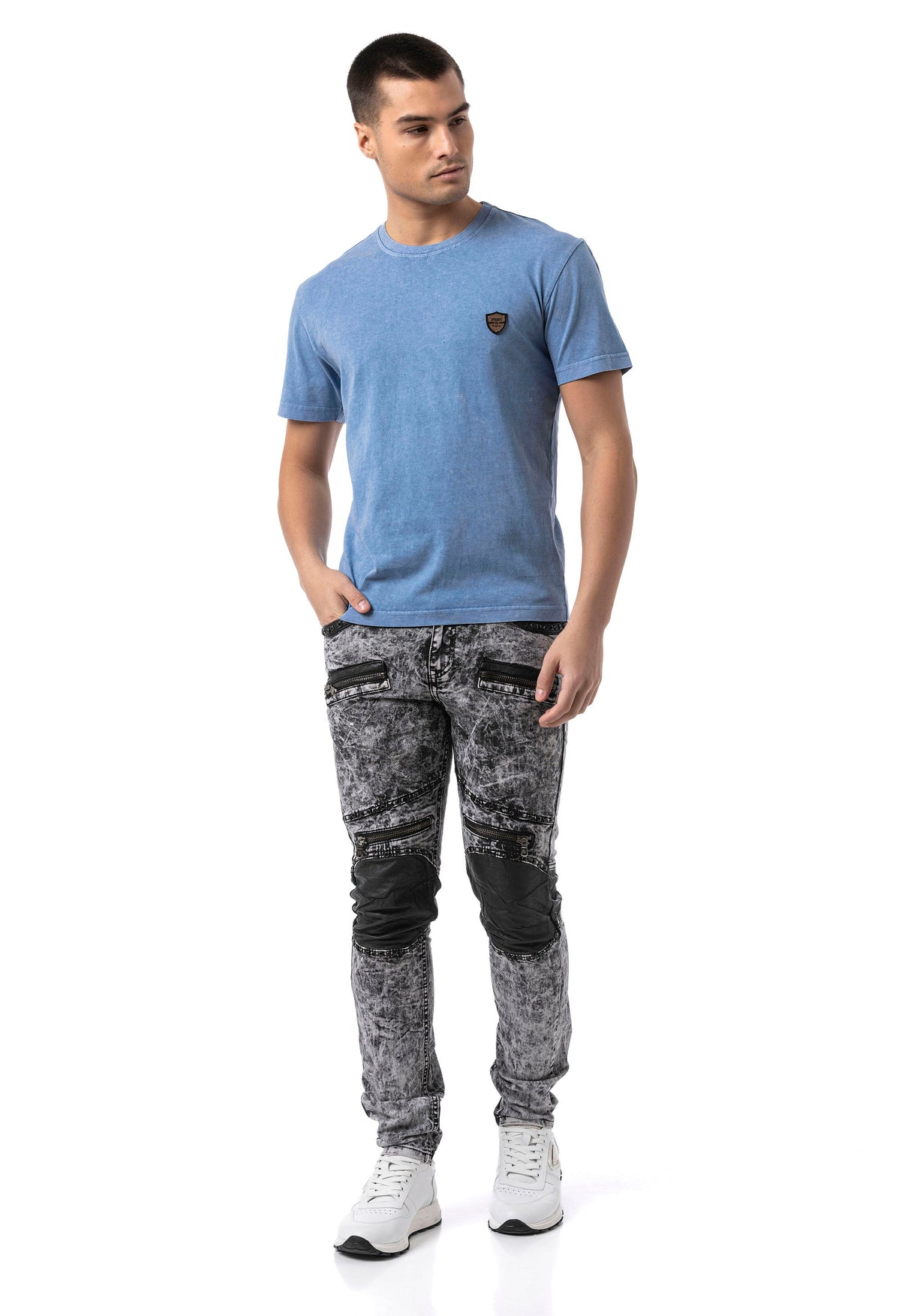 CT808 Men's T-shirt in relaxed fit with wash and patch