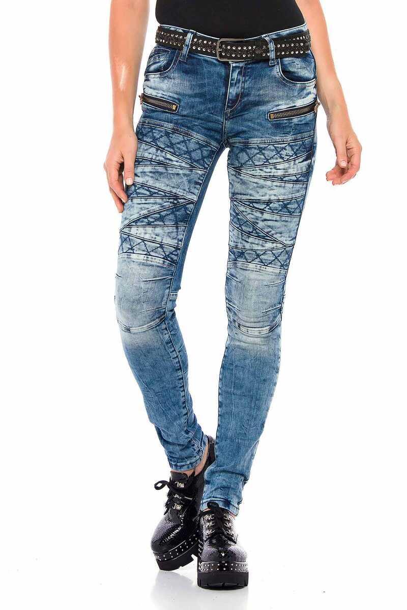 WD381 Women's straight jeans with cool embroidered elements