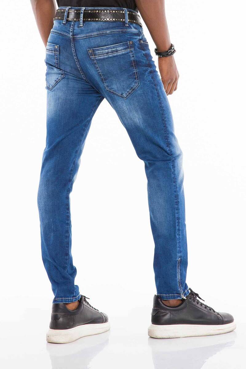CD502 Men's slim-fit jeans with a cool wash in a straight fit