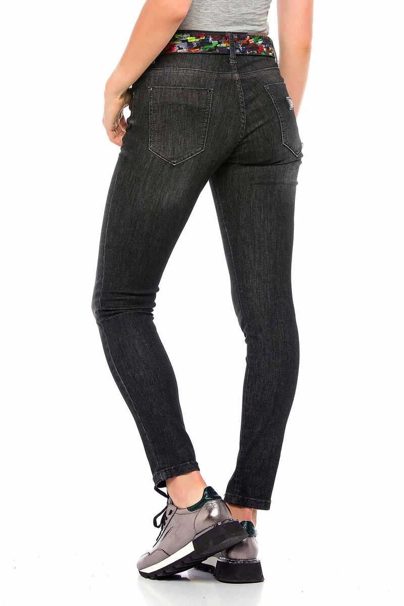 WD394 Women's 7/8 trousers in a classic design