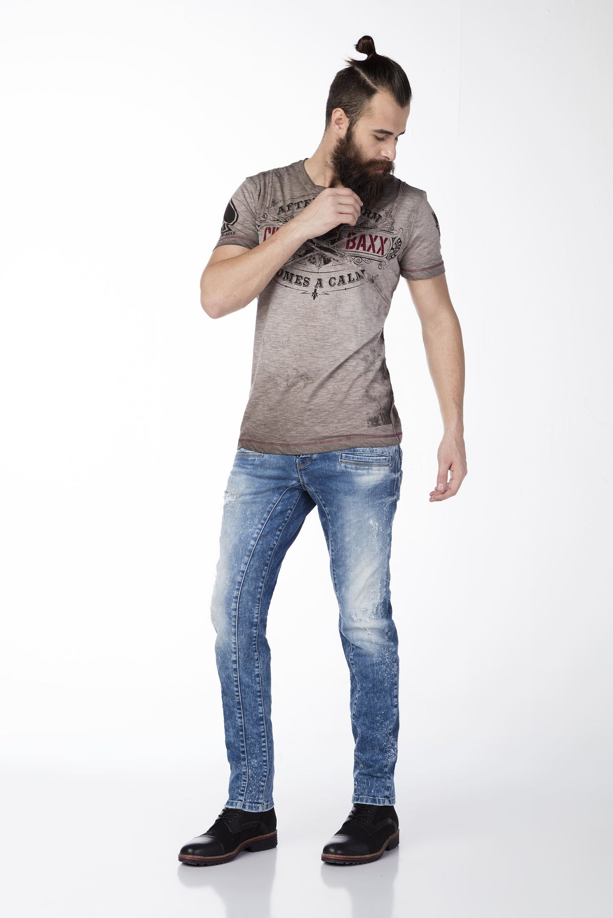 CD230 Men's Slim Fit Jeans – Lightweight denim trousers in blue with a used wash and contrast stitching | Modern fit for everyday wear and leisure