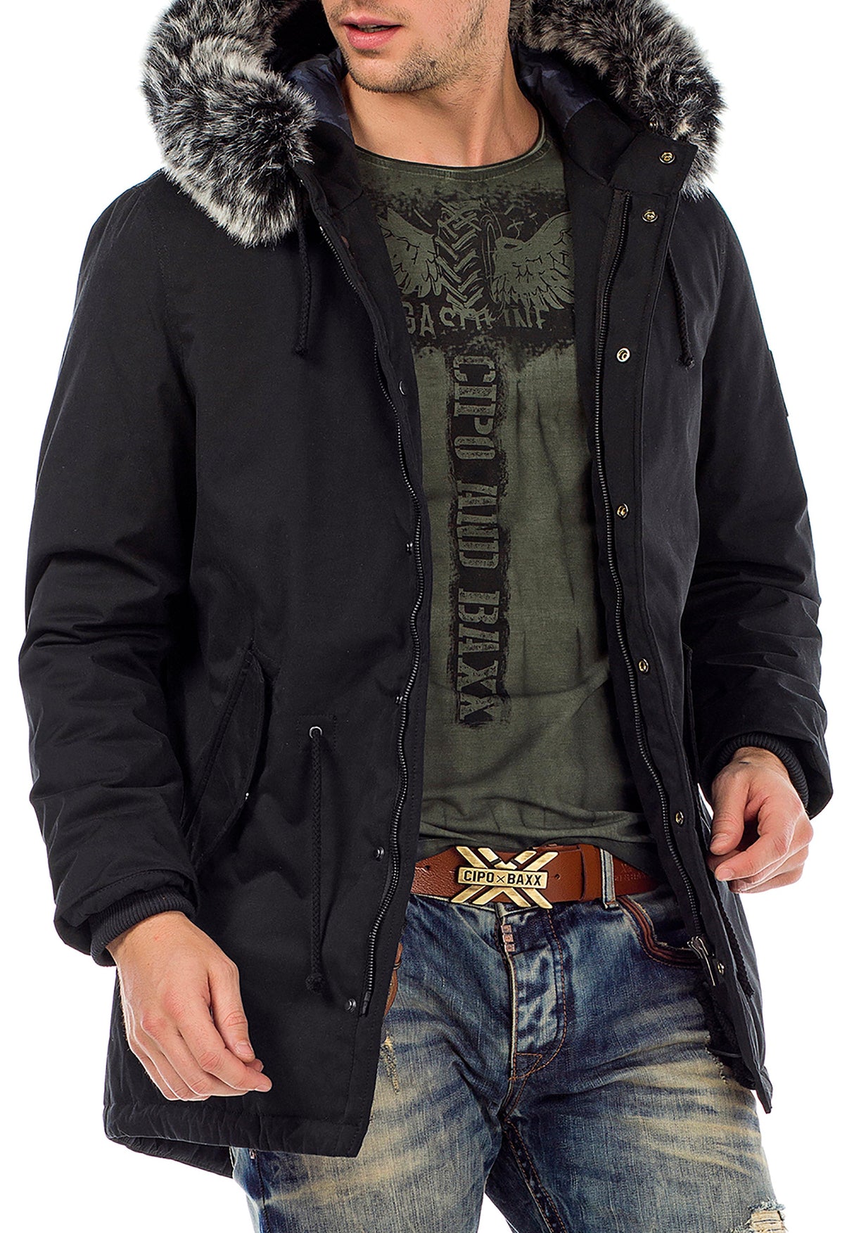 CM150 – Warm, stylish & with a fur-trimmed hood in khaki