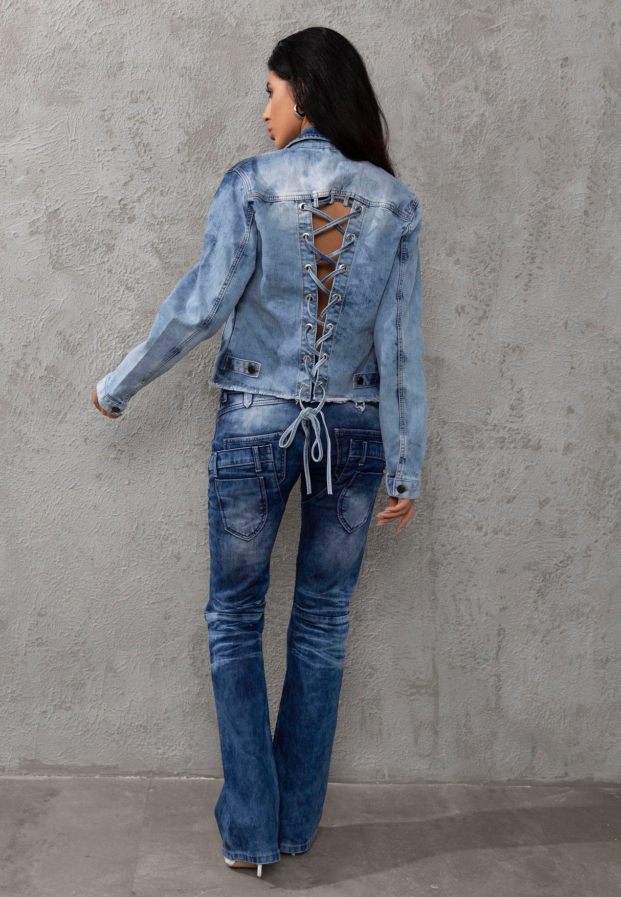 WD530 women's jeans with a cool double waistband