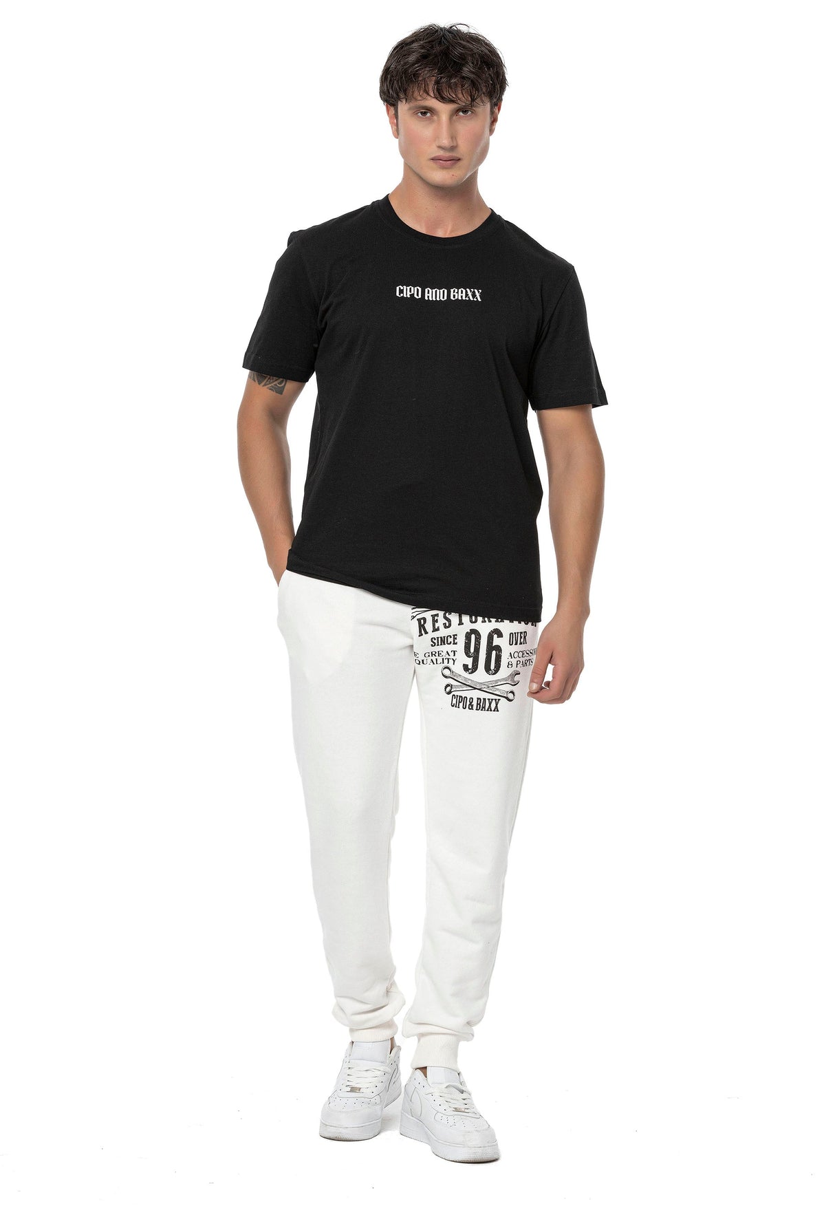 CT787 Men's T-Shirt – Relaxed Fit, made from 100% cotton
