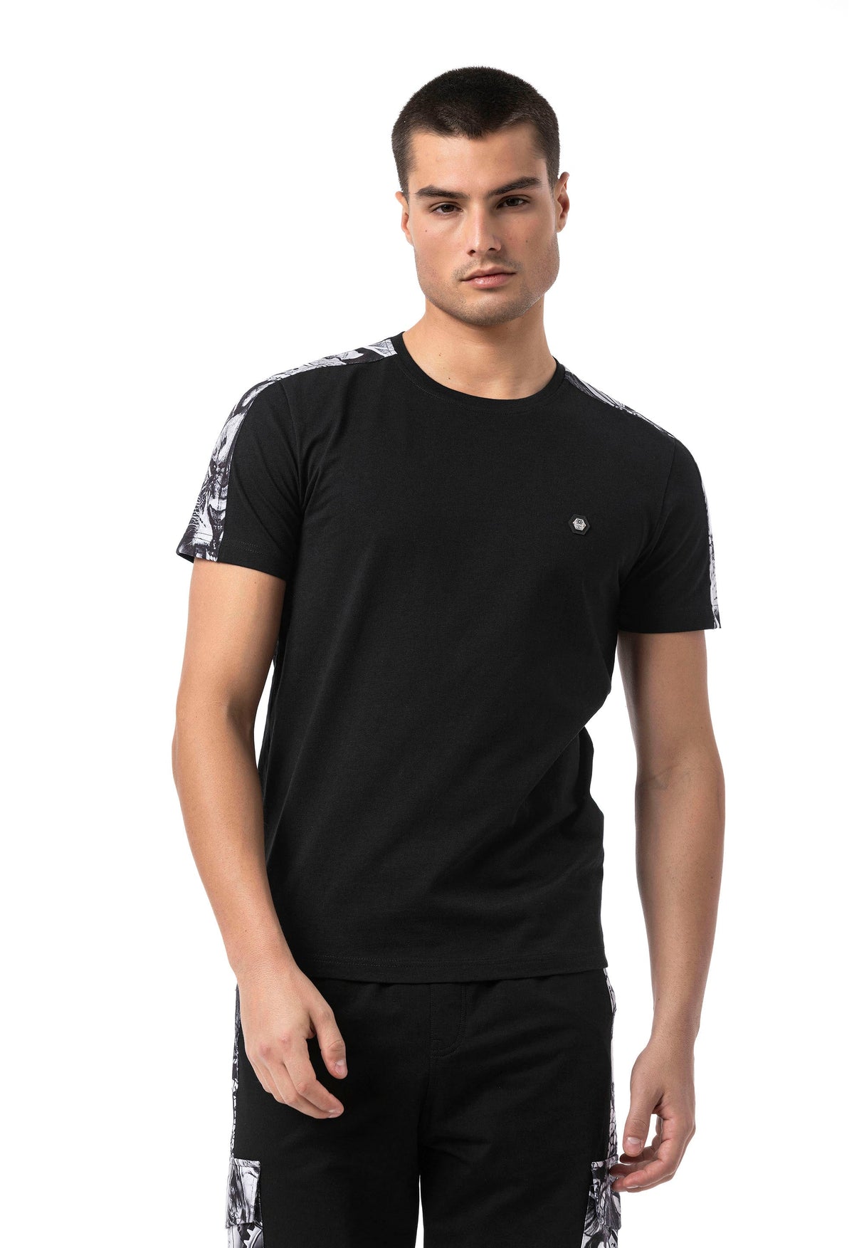CT817 Men's T-shirt with shoulder stripes in regular fit