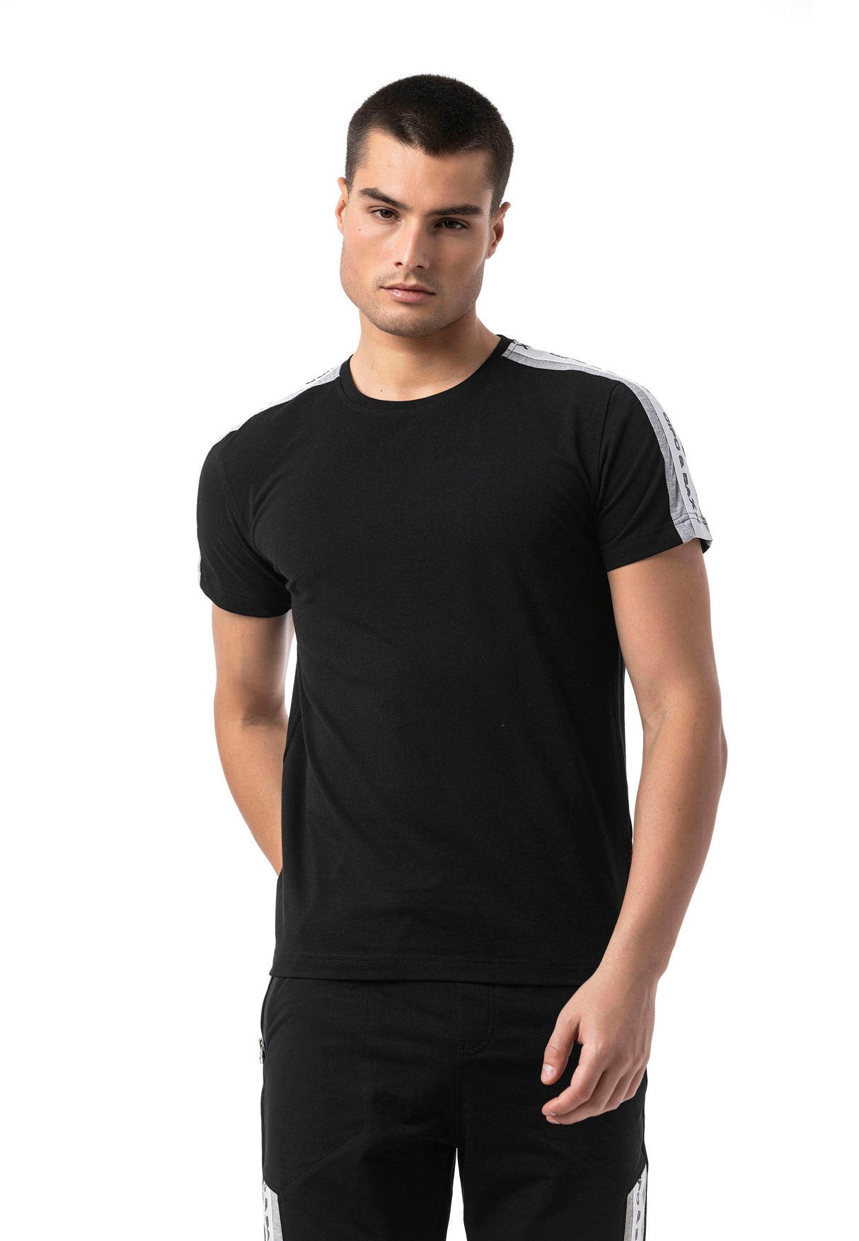CT815 Men's T-shirt with logo lettering on the shoulders