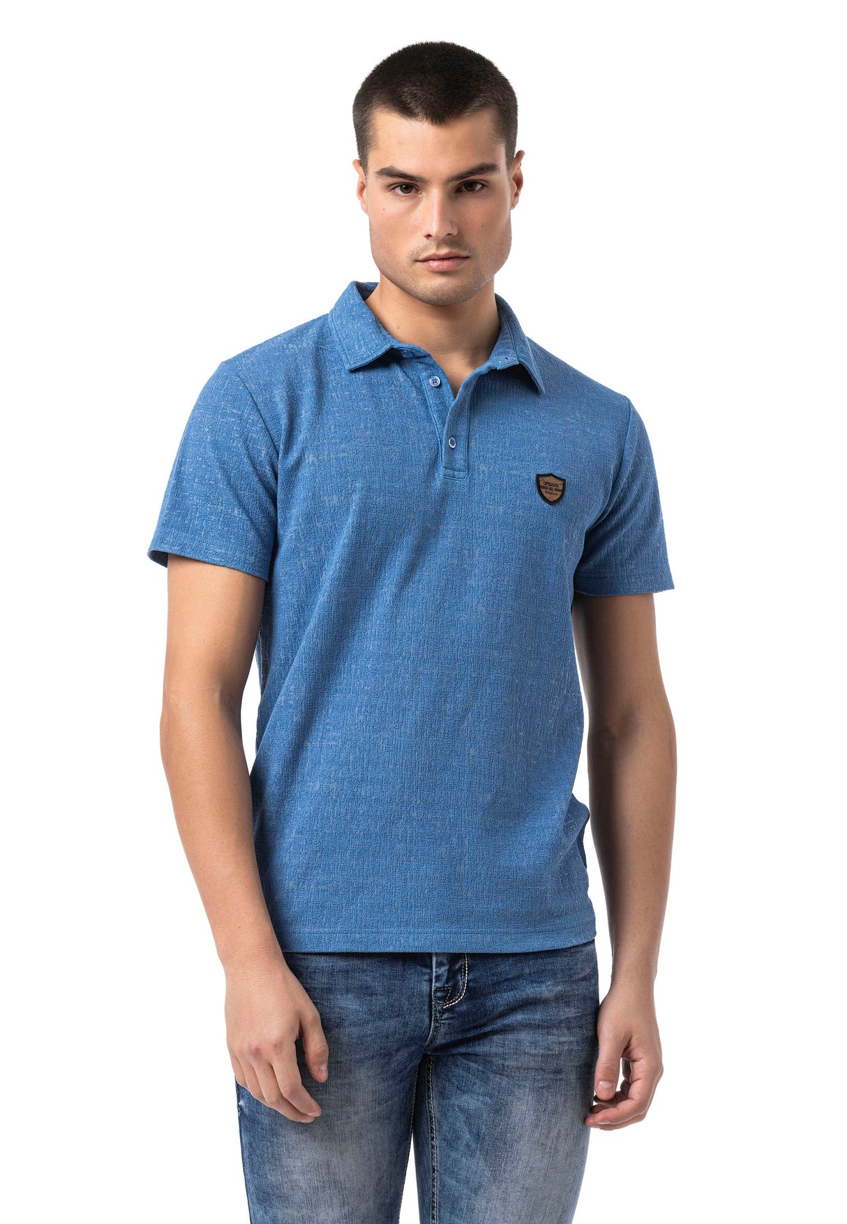 CT825 – Short-sleeved, elegant casual look with logo detail