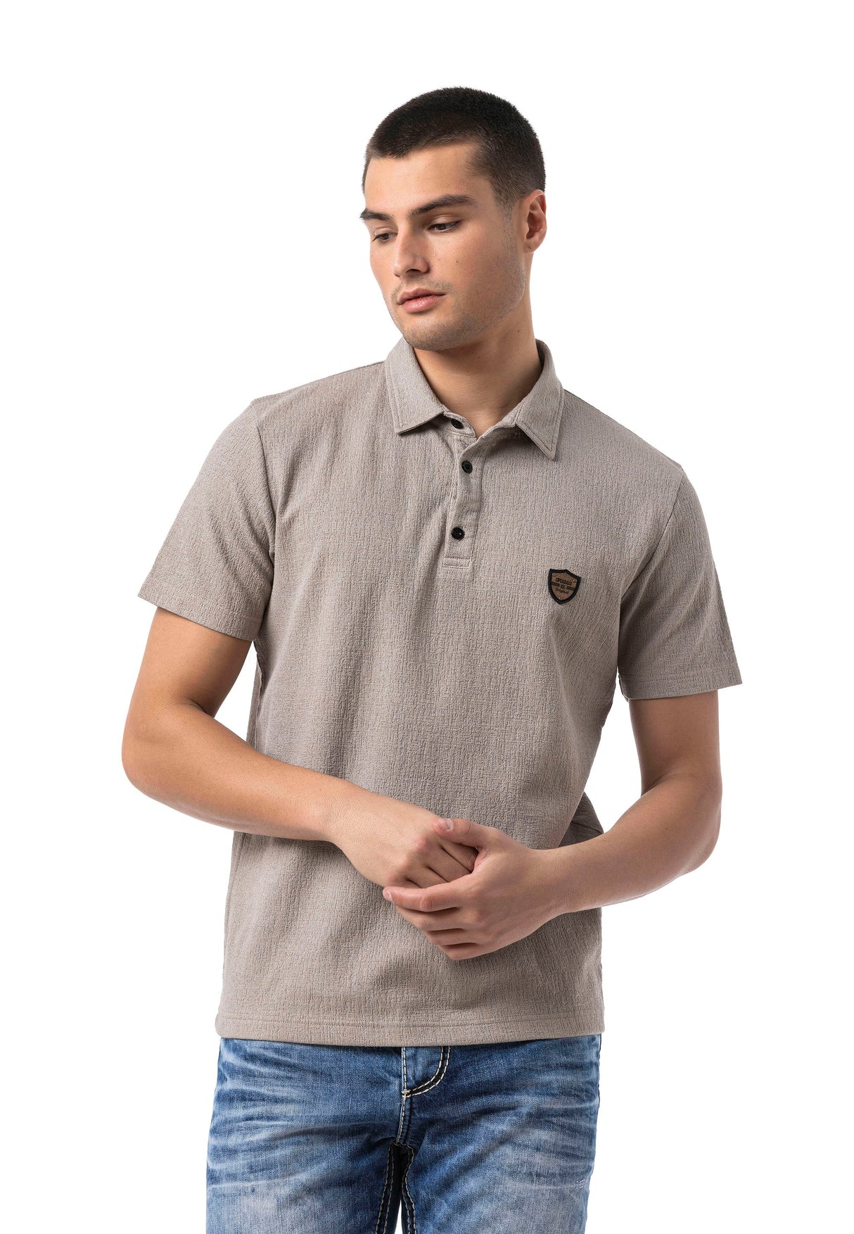 CT825 – Short-sleeved, elegant casual look with logo detail