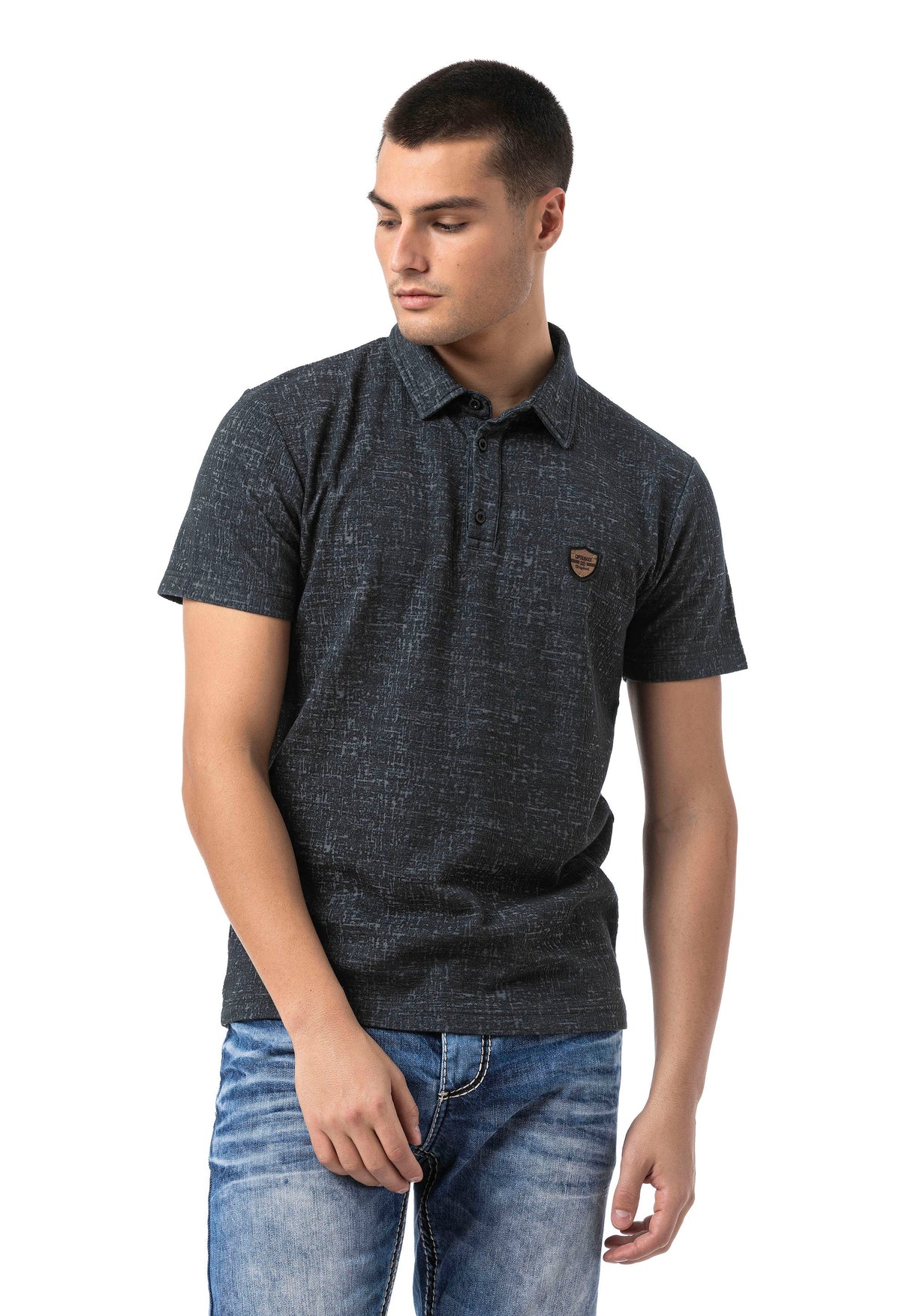 CT825 – Short-sleeved, elegant casual look with logo detail