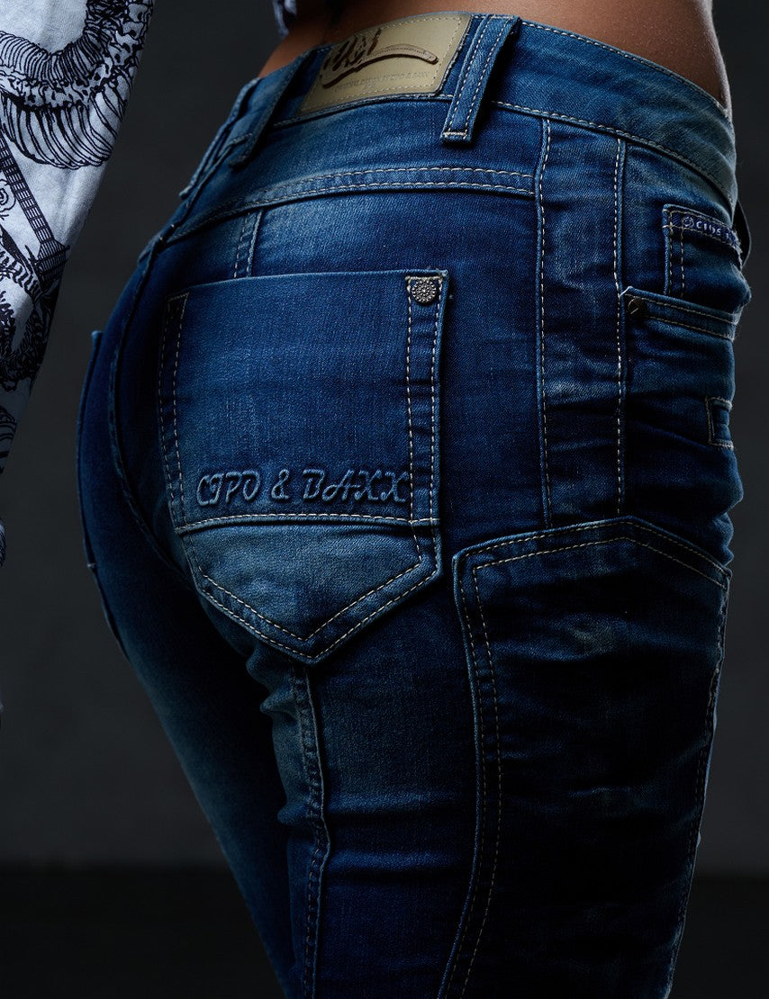 WD255 Women's comfortable biker-style jeans in slim fit