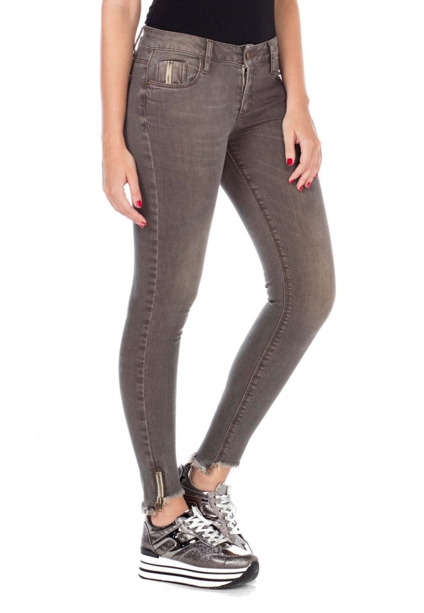 WD355 Women's comfortable jeans in a washed look