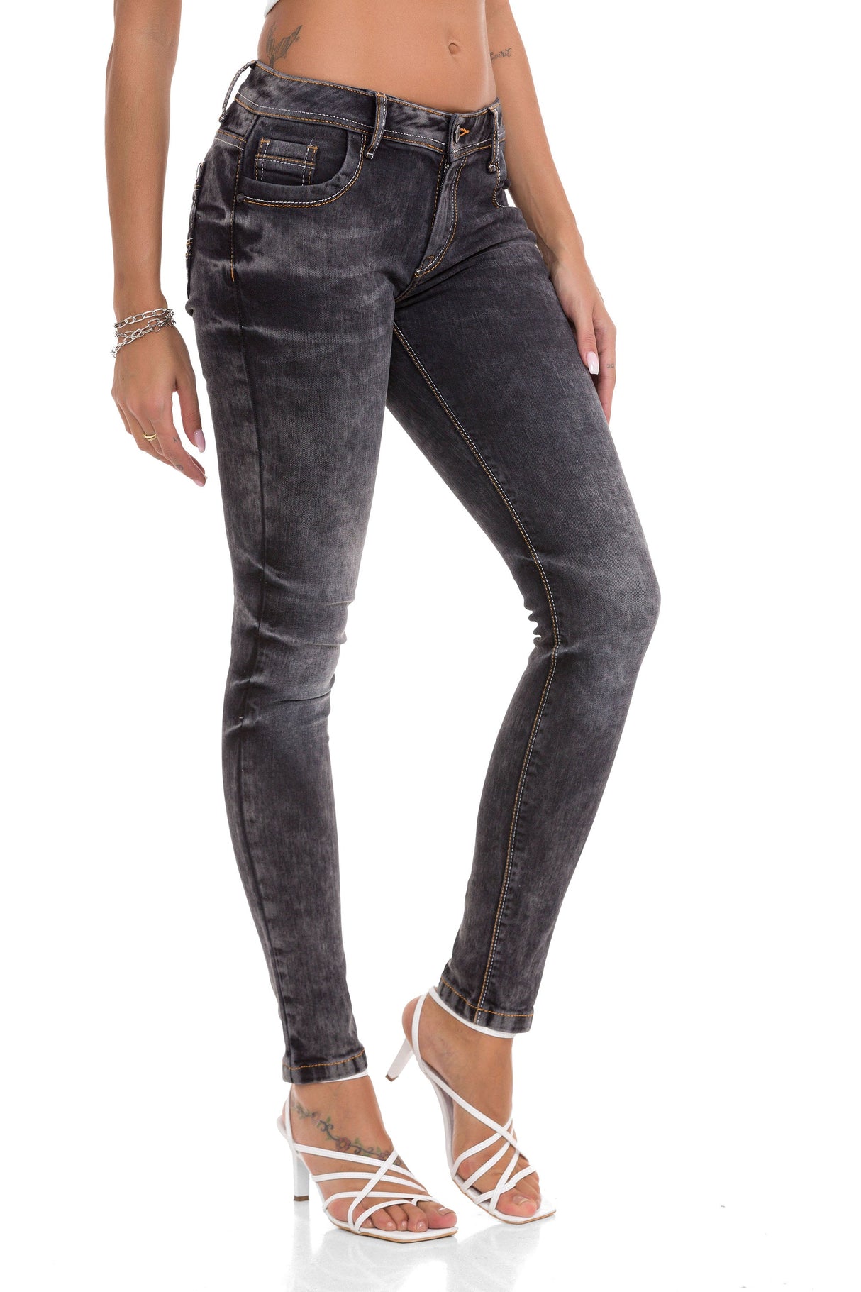 WD443 women's jeans in a plain look