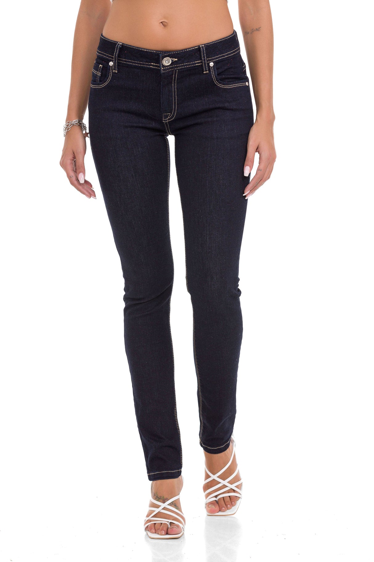 WD443 women's jeans in a plain look