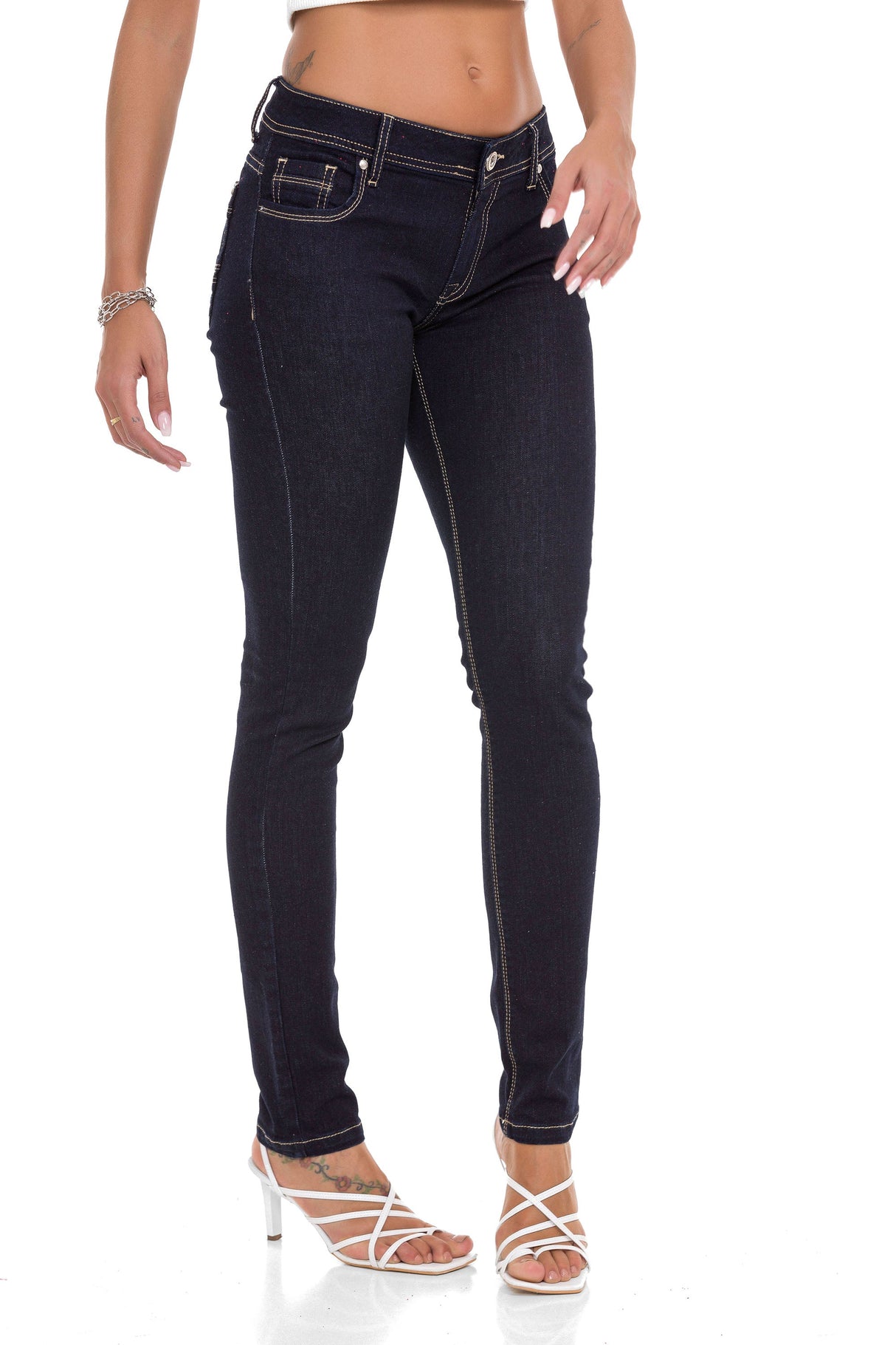 WD443 women's jeans in a plain look