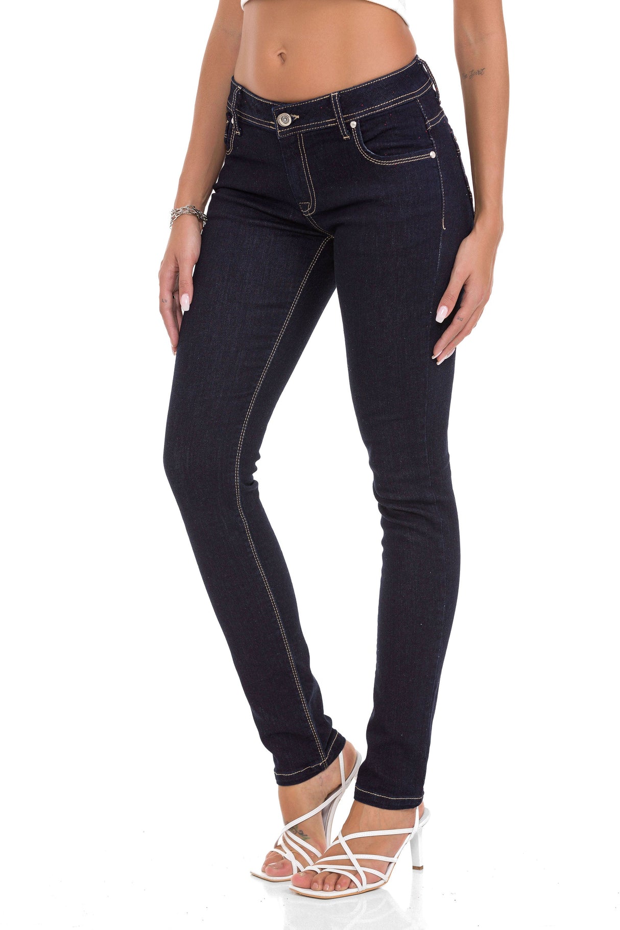 WD443 women's jeans in a plain look