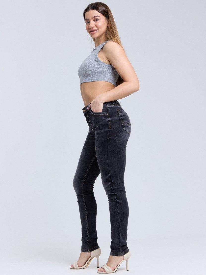 WD443 women's jeans in a plain look