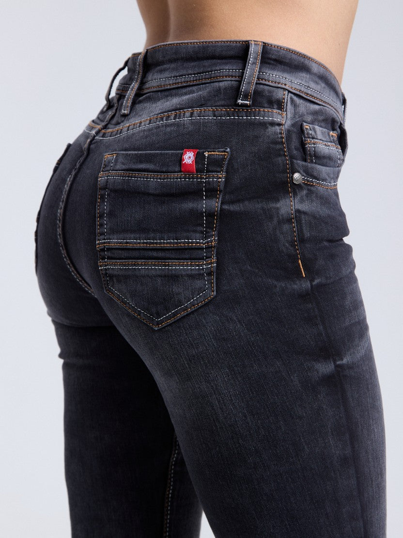 WD443 women's jeans in a plain look