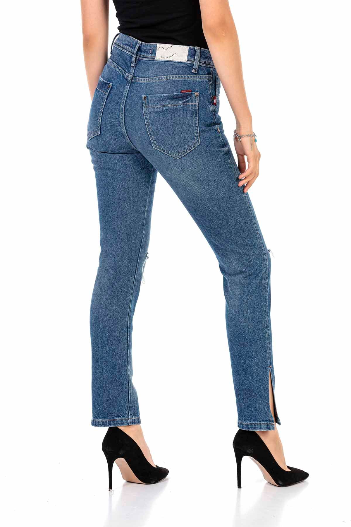 WD448 Women's comfortable jeans with cool destroyed elements