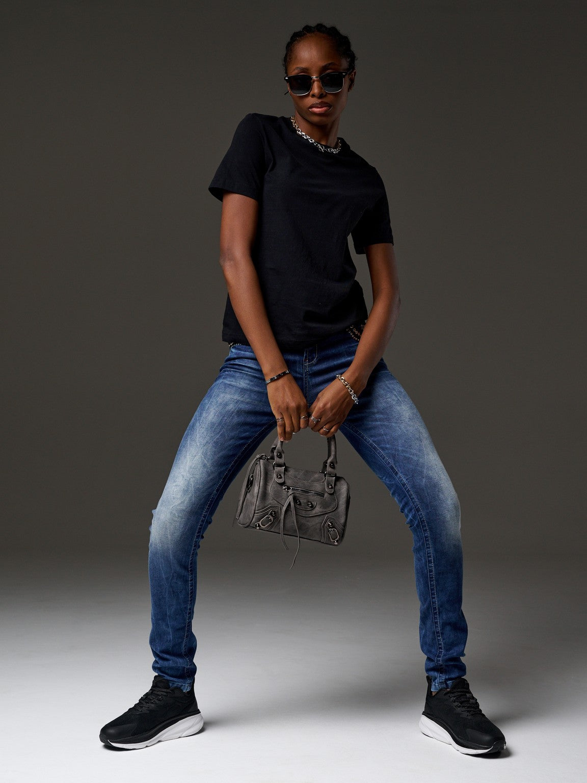 WD466 Women's slim-fit jeans with cool studs