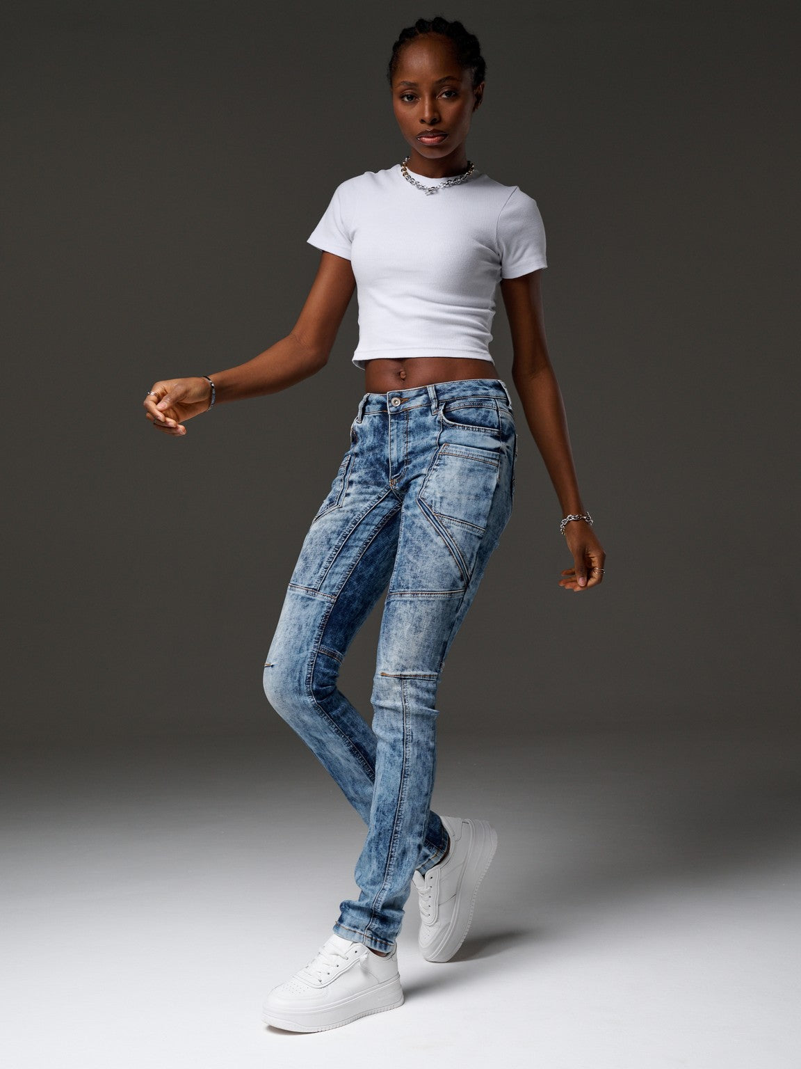 WD539 Women's Slim-Fit Jeans – Stylish design and perfect comfort