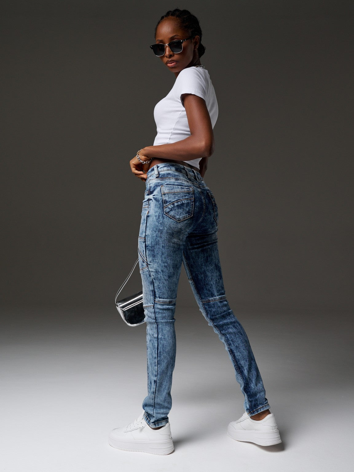WD539 Women's Slim-Fit Jeans – Stylish design and perfect comfort