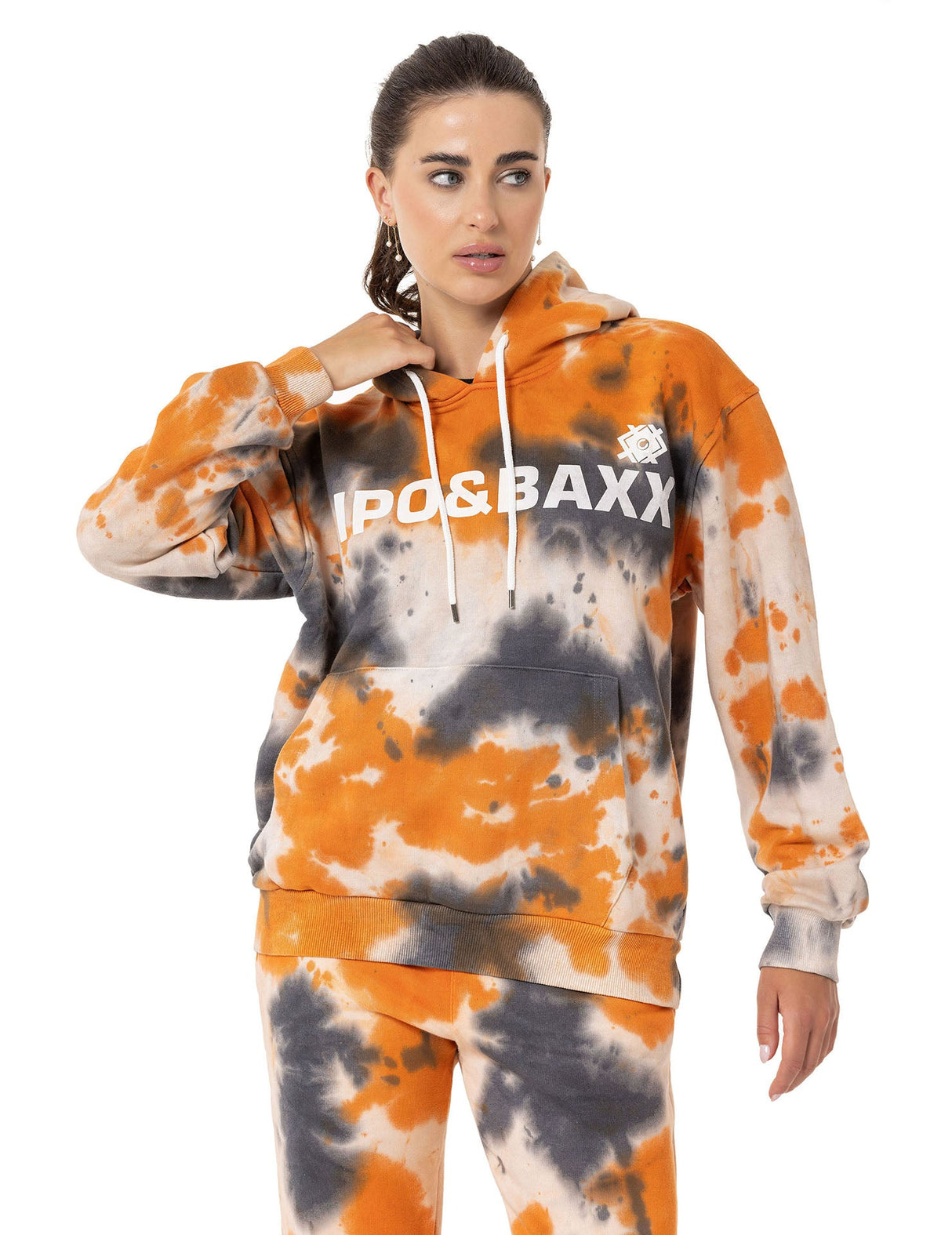 WLR149 women's jogging suit with a cool batik look