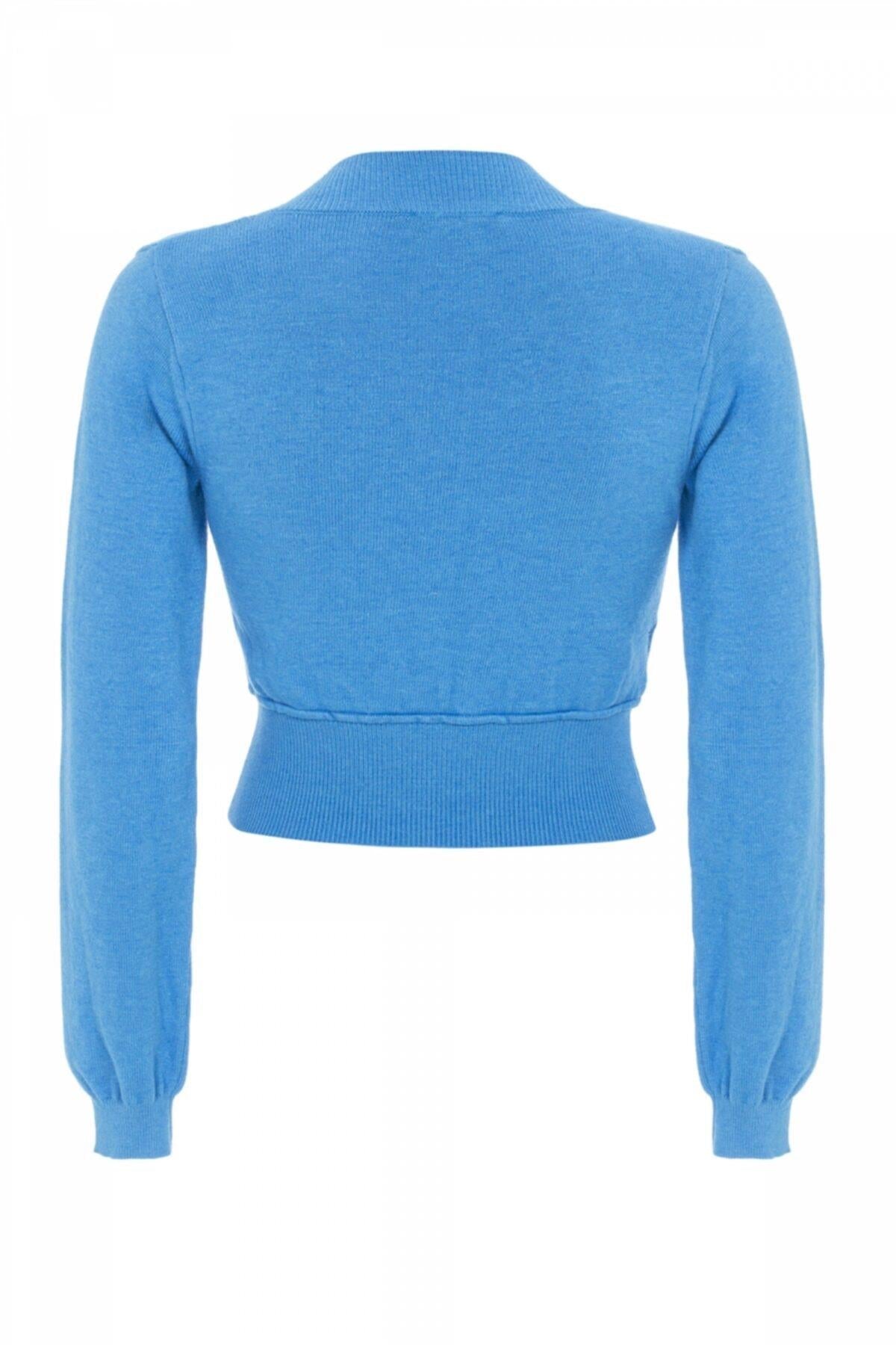 WP233 Women's Sweater, Knit Sweater in a Cropped Cut