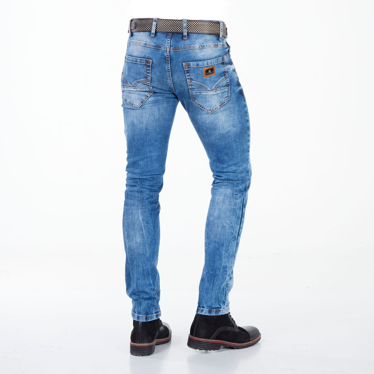 CD350 Men's comfortable jeans in a stylish destroyed look