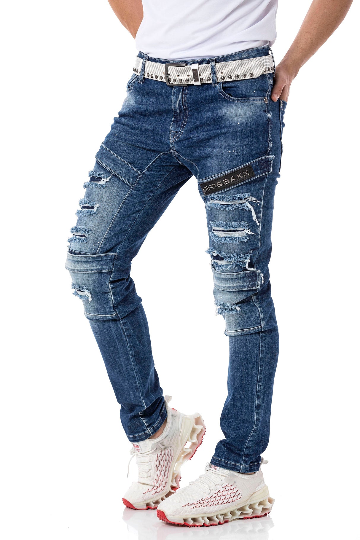 CD555 Men's slim-fit jeans in a fashionable destroyed look