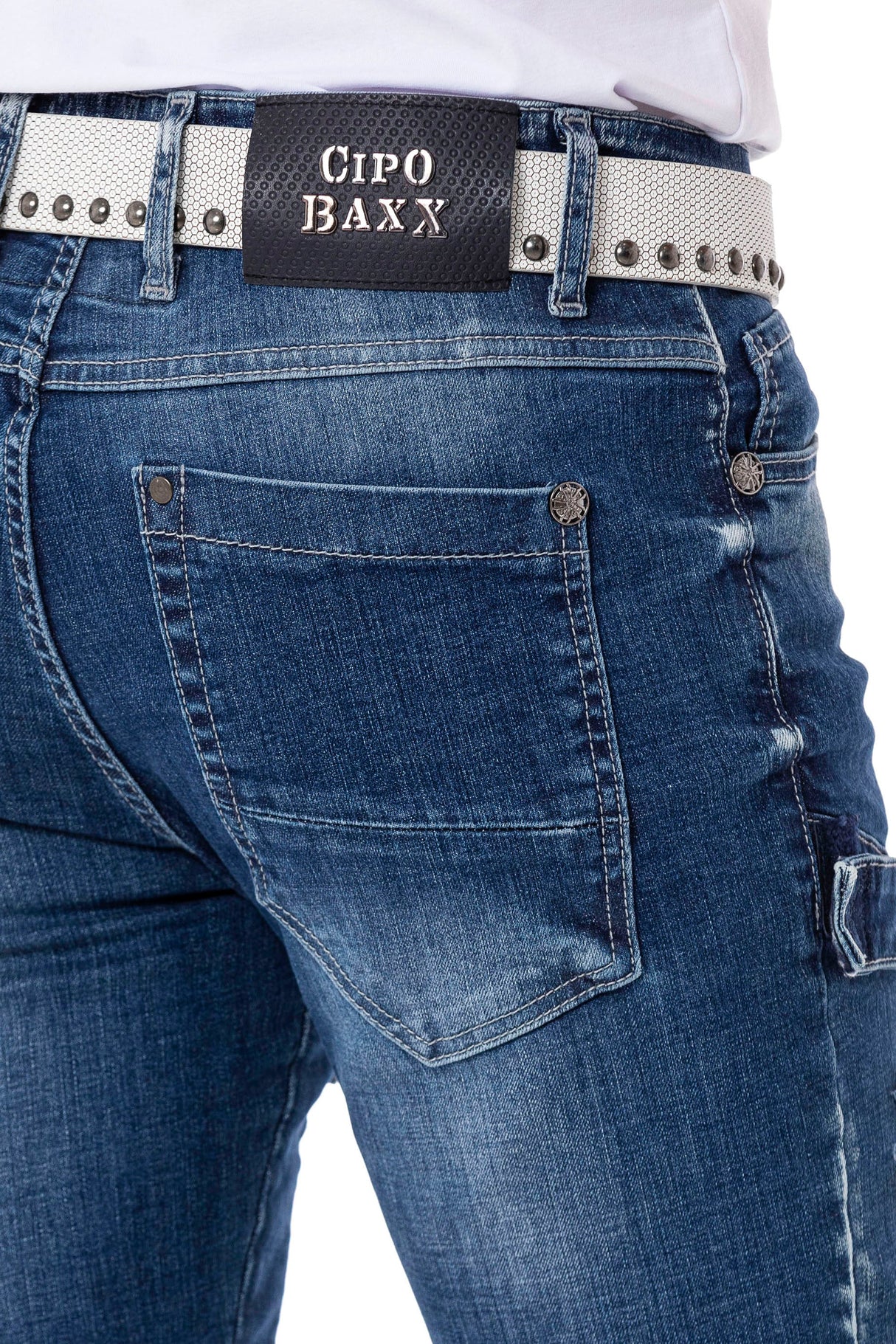 CD555 Men's slim-fit jeans in a fashionable destroyed look